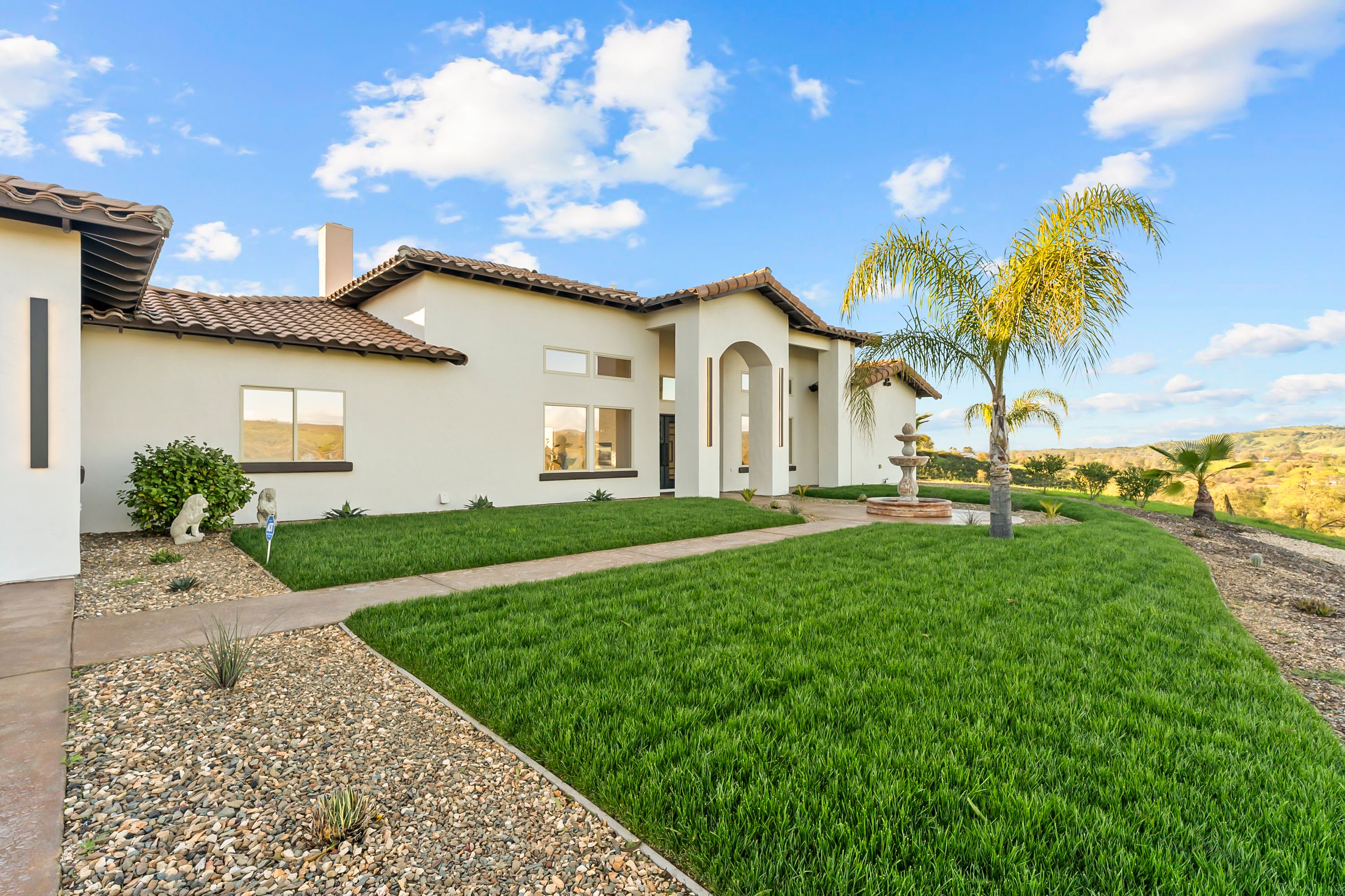  40 Acres - Big Views - Renovated Home - 物件實景