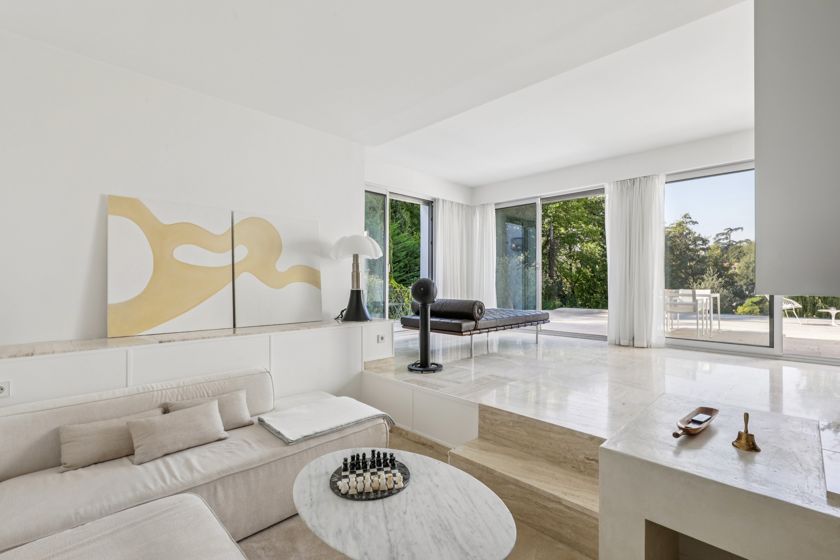  Bougival Town Centre – Contemporary Family Home with Infinity Pool, Expansive T… - 物件實景