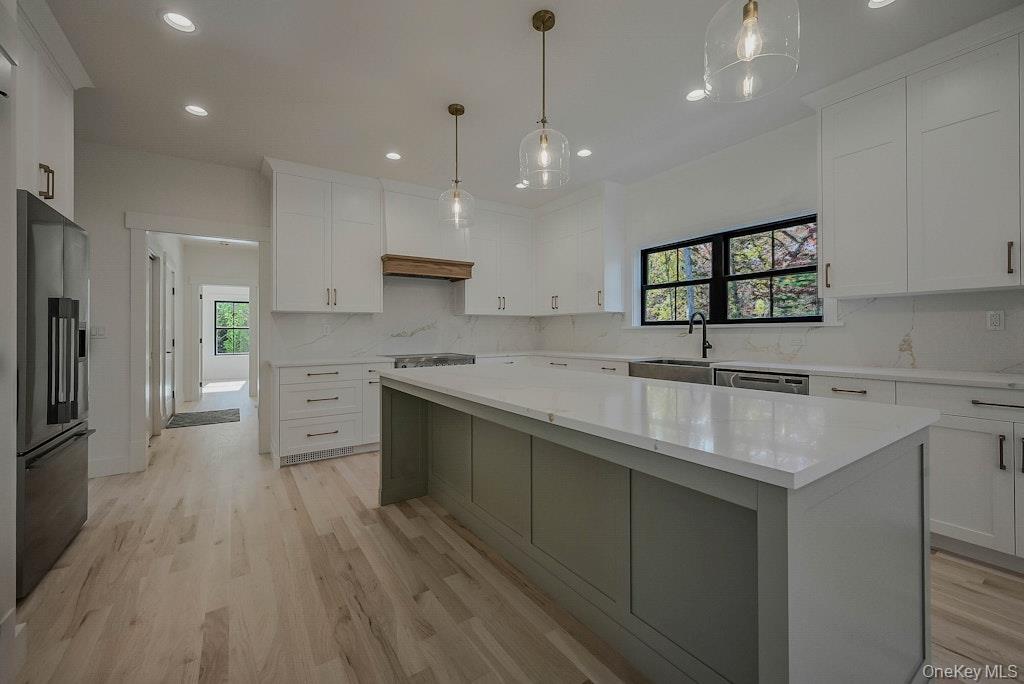 Middle Island, New York, 11953, United States, 4 Bedrooms Bedrooms, ,4 BathroomsBathrooms,Residential,For Sale,1988192