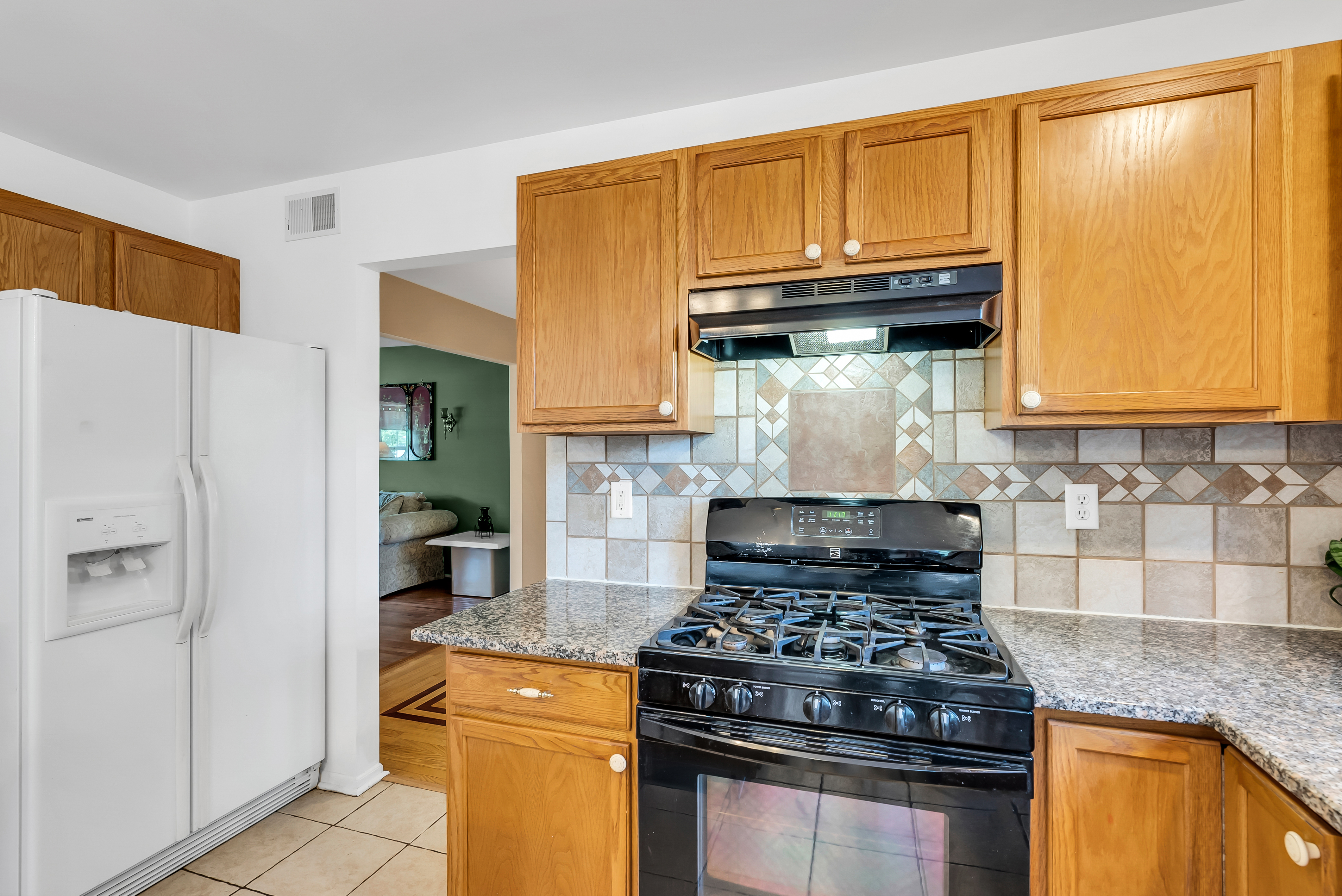  Woodland Hills Colonial Opportunity - 物件實景