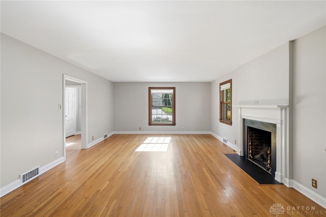 Oakwood, Ohio, 45409, United States, 4 Bedrooms Bedrooms, ,3 BathroomsBathrooms,Residential,For Sale,1987886