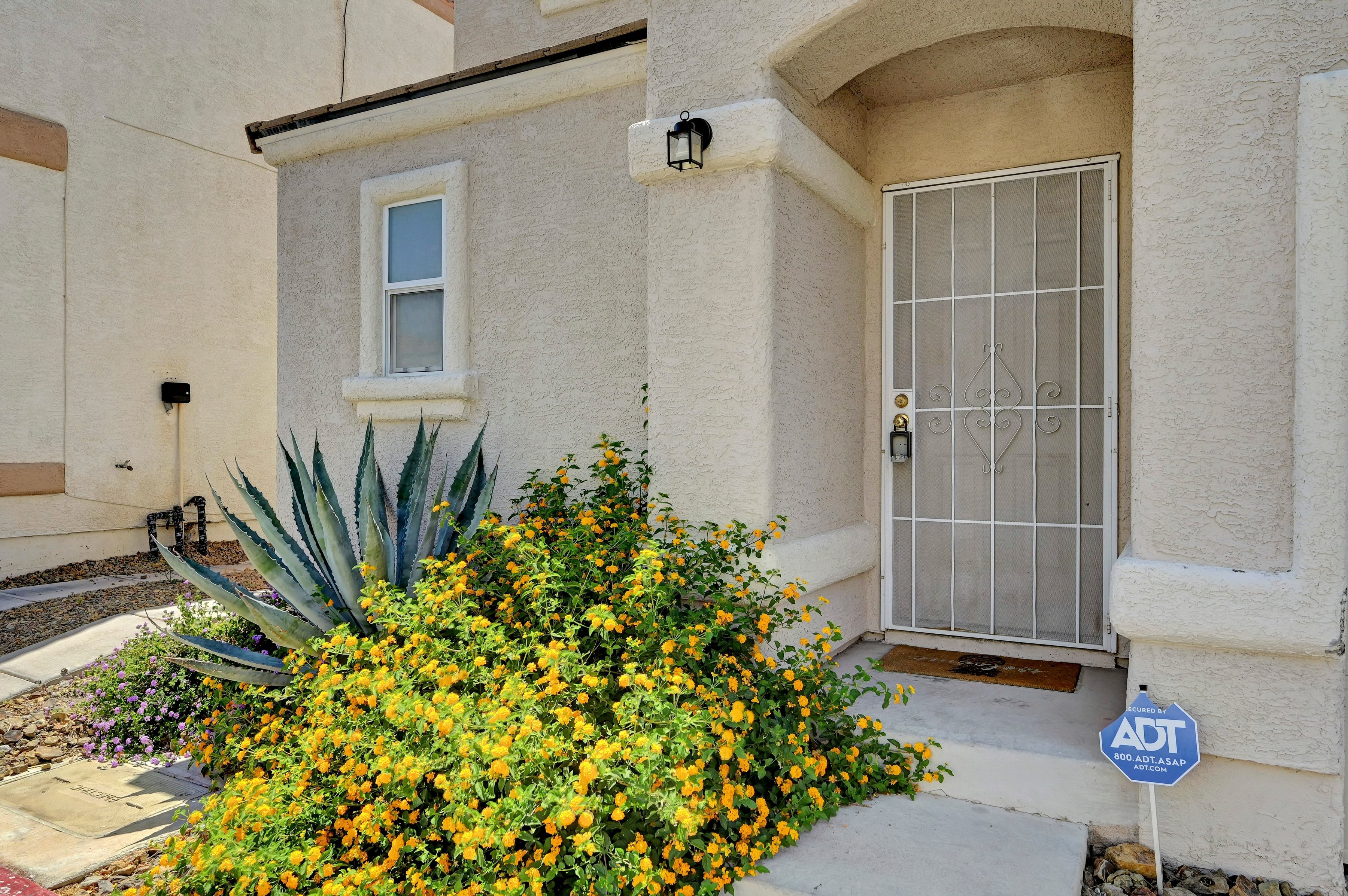 Charming Move-In Ready Home in the Heart of Silverado Ranch - 物件實景