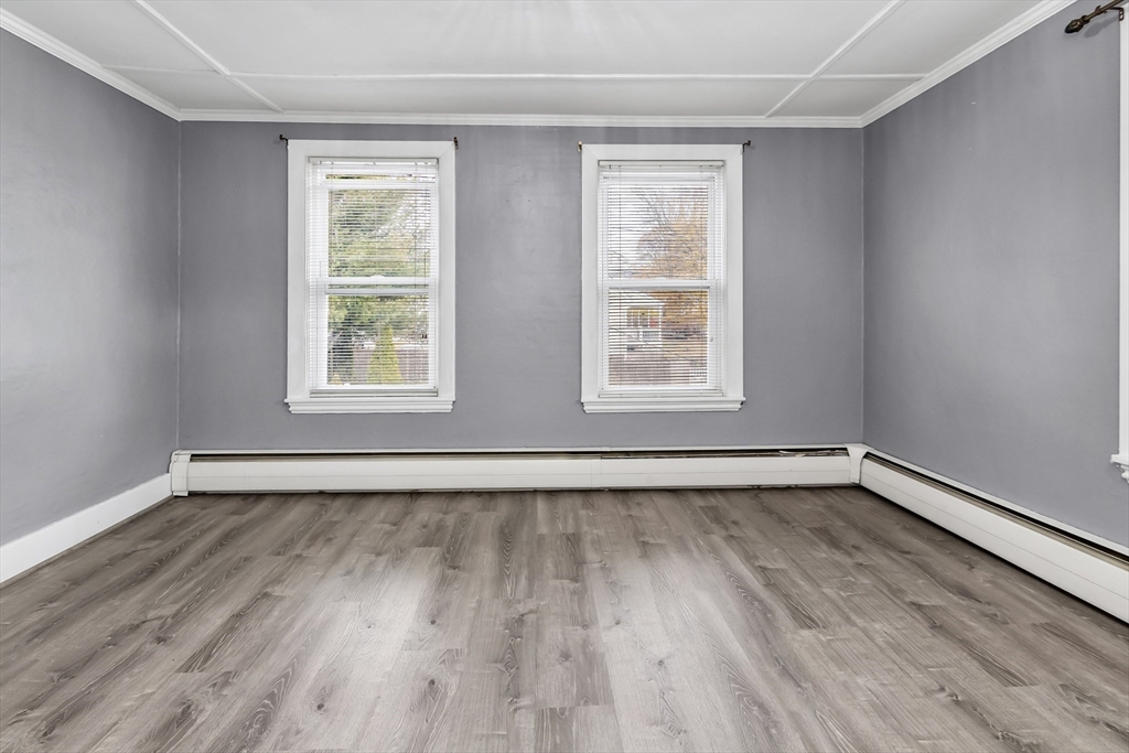 Haverhill, Massachusetts, 01830, United States, 5 Bedrooms Bedrooms, ,3 BathroomsBathrooms,Residential,For Sale,1990407