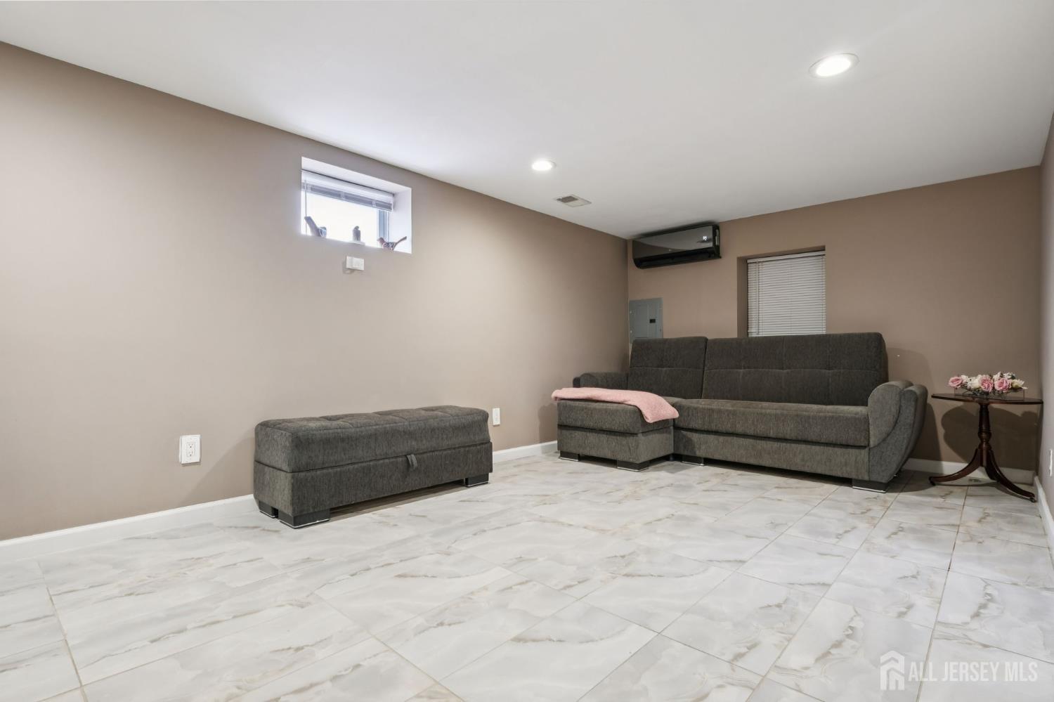 Woodbridge Proper, New Jersey, 07095, United States, 3 Bedrooms Bedrooms, ,3 BathroomsBathrooms,Residential,For Sale,1997367