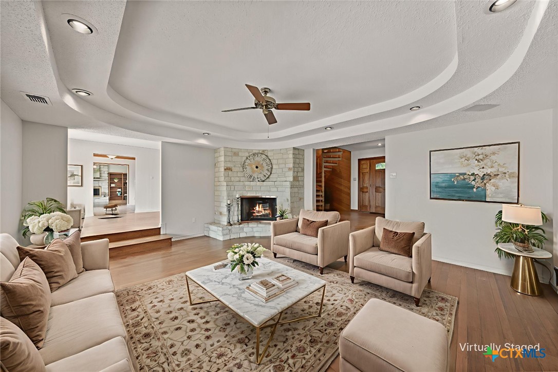 Belton, Texas, 76513, United States, 4 Bedrooms Bedrooms, ,4 BathroomsBathrooms,Residential,For Sale,1989055