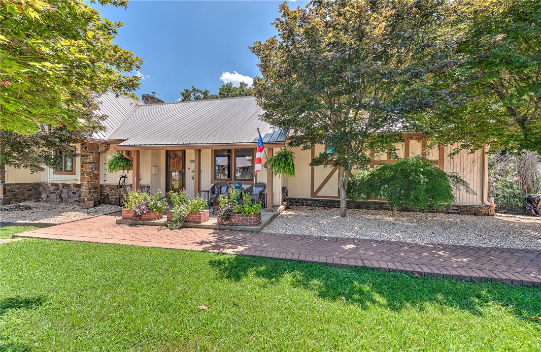 Rogers, Arkansas, 72756, United States, 4 Bedrooms Bedrooms, ,3 BathroomsBathrooms,Residential,For Sale,1901951