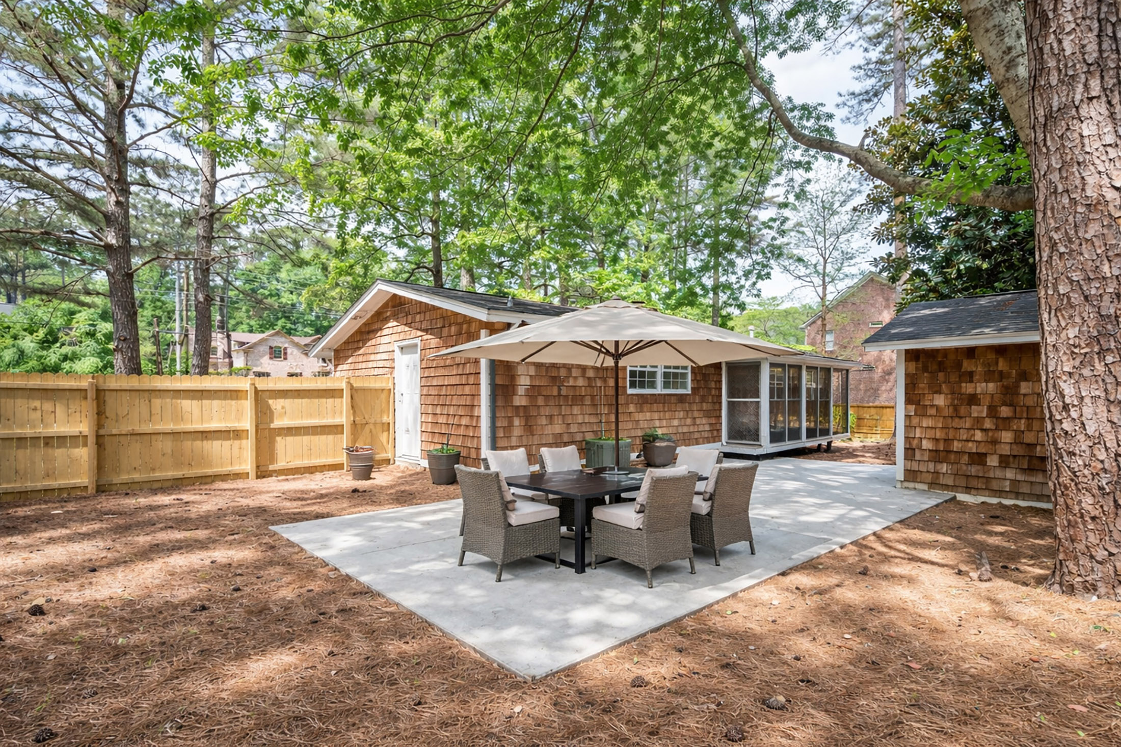  Beautiful Sprawling Ranch Set on an Expansive Corner Lot - 物件實景
