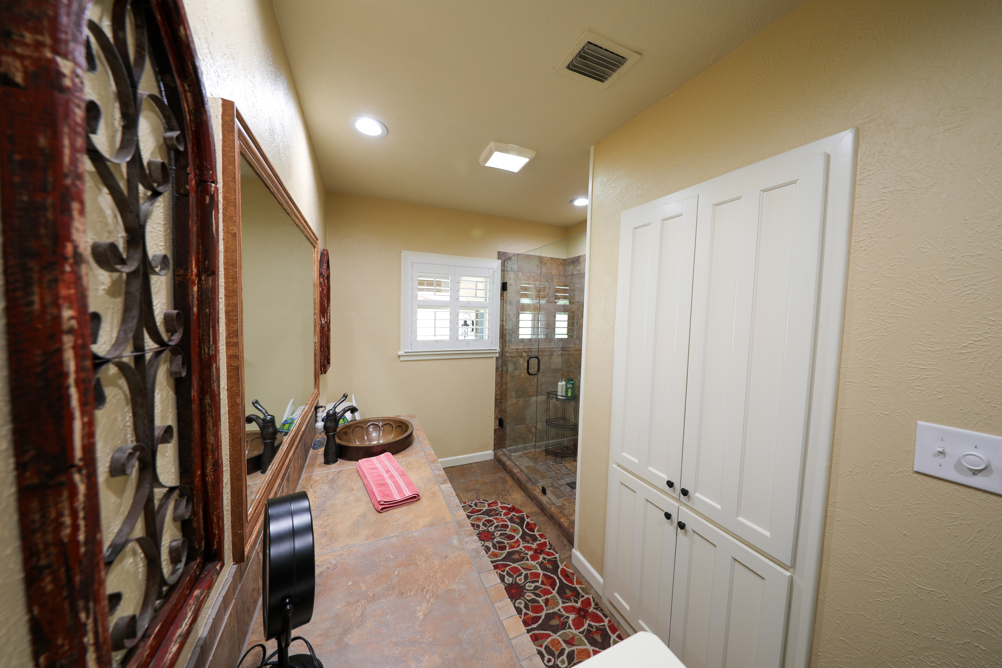 Pittsburg, Texas, 75686, United States, 4 Bedrooms Bedrooms, ,3 BathroomsBathrooms,Residential,For Sale,1871323