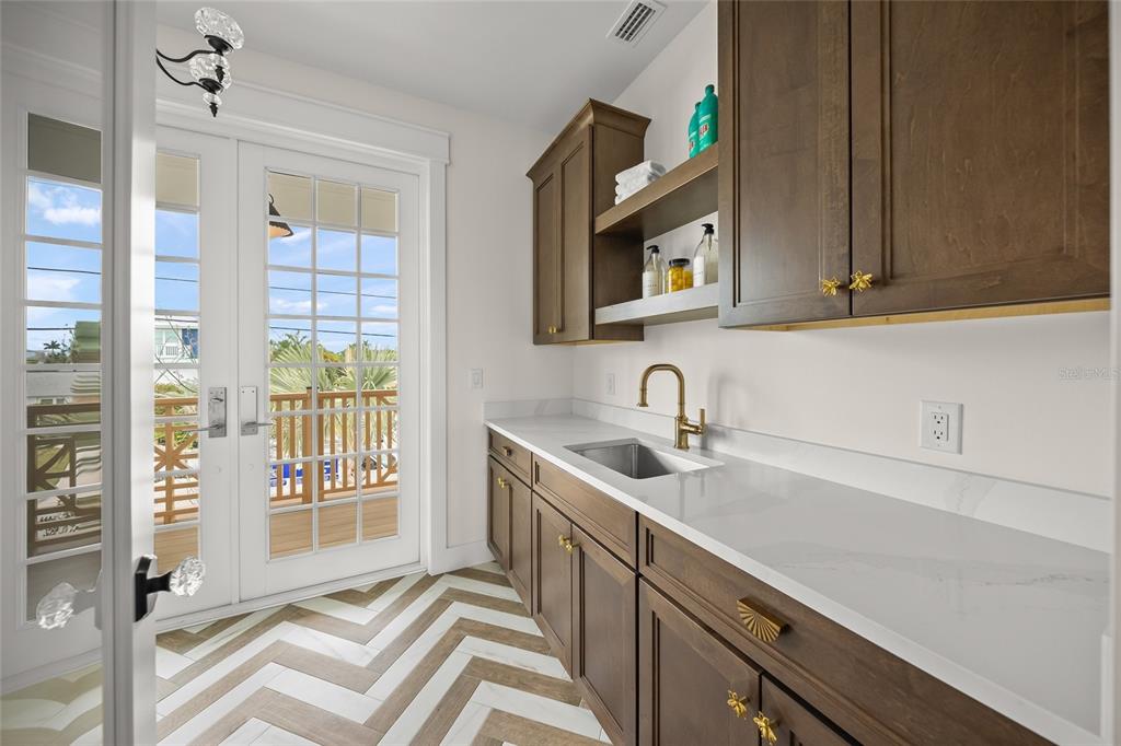 Holmes Beach, Florida, 34217, United States, 4 Bedrooms Bedrooms, ,6 BathroomsBathrooms,Residential,For Sale,1989554