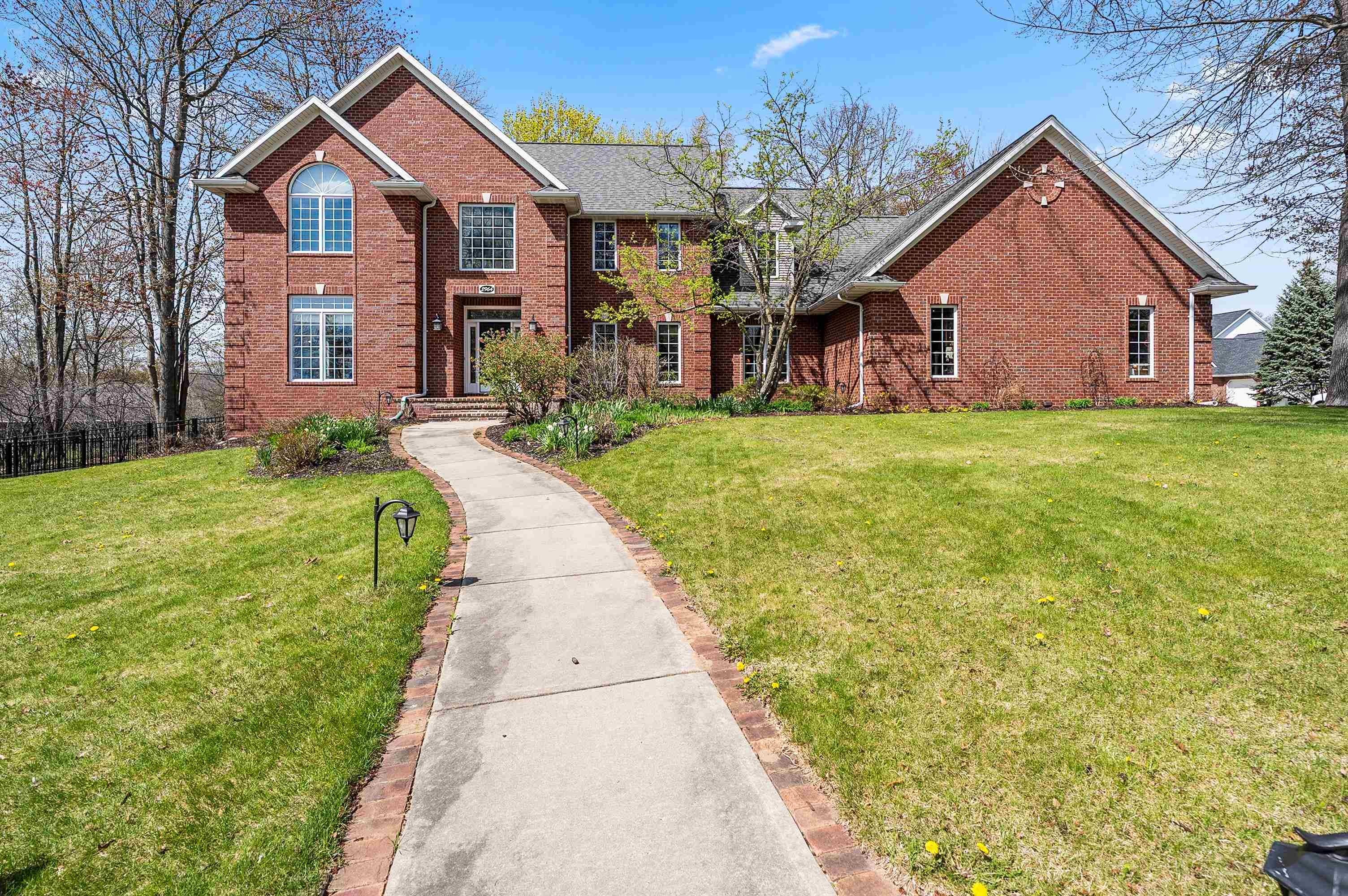 GREEN BAY, Wisconsin, 54313, United States, 4 Bedrooms Bedrooms, ,5 BathroomsBathrooms,Residential,For Sale,2048665