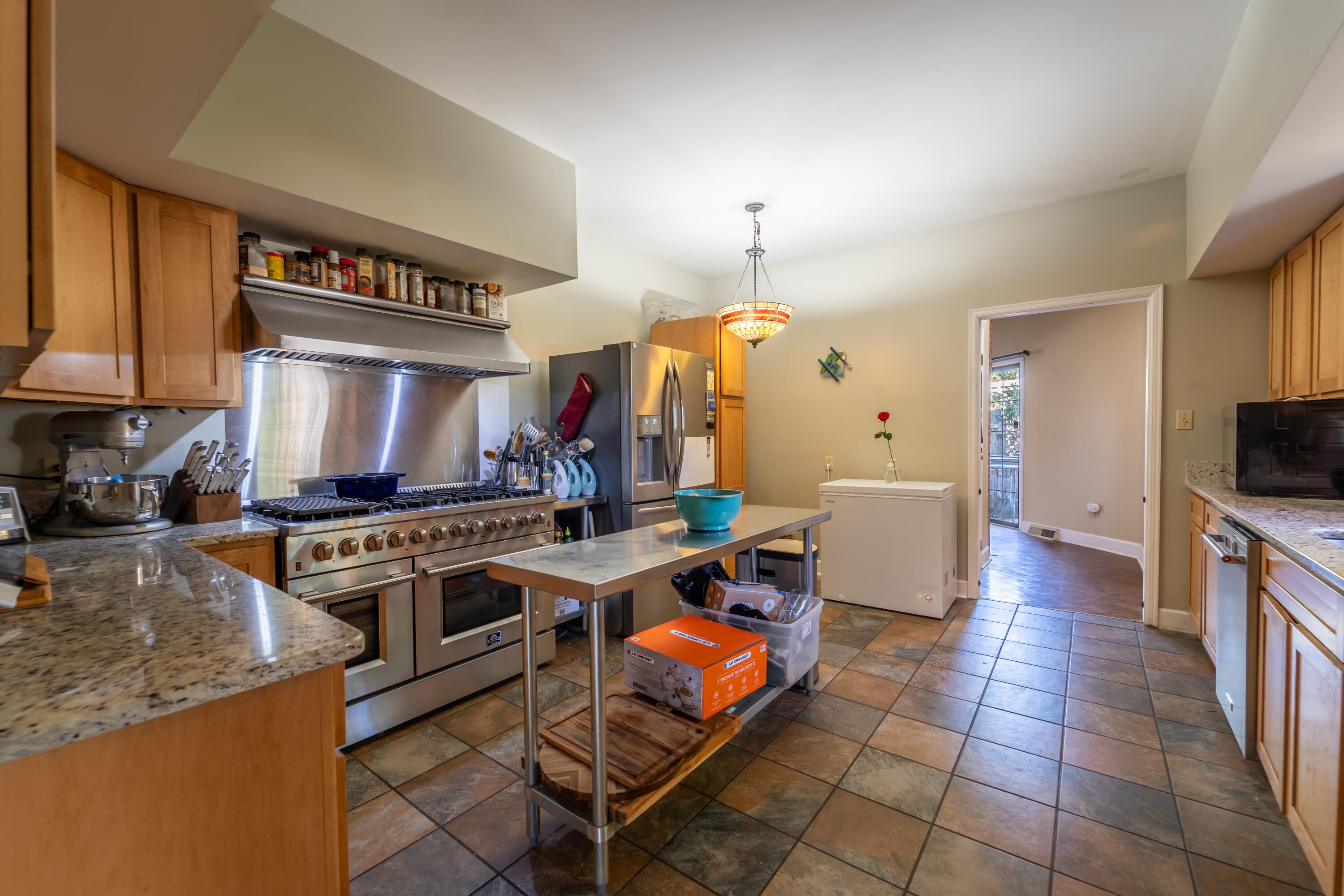 Lexington, Kentucky, 40502, United States, 4 Bedrooms Bedrooms, ,4 BathroomsBathrooms,Residential,For Sale,1976316