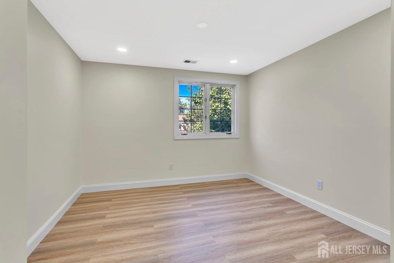 Monroe, New Jersey, 08831, United States, 2 Bedrooms Bedrooms, ,3 BathroomsBathrooms,Residential,For Sale,1918602