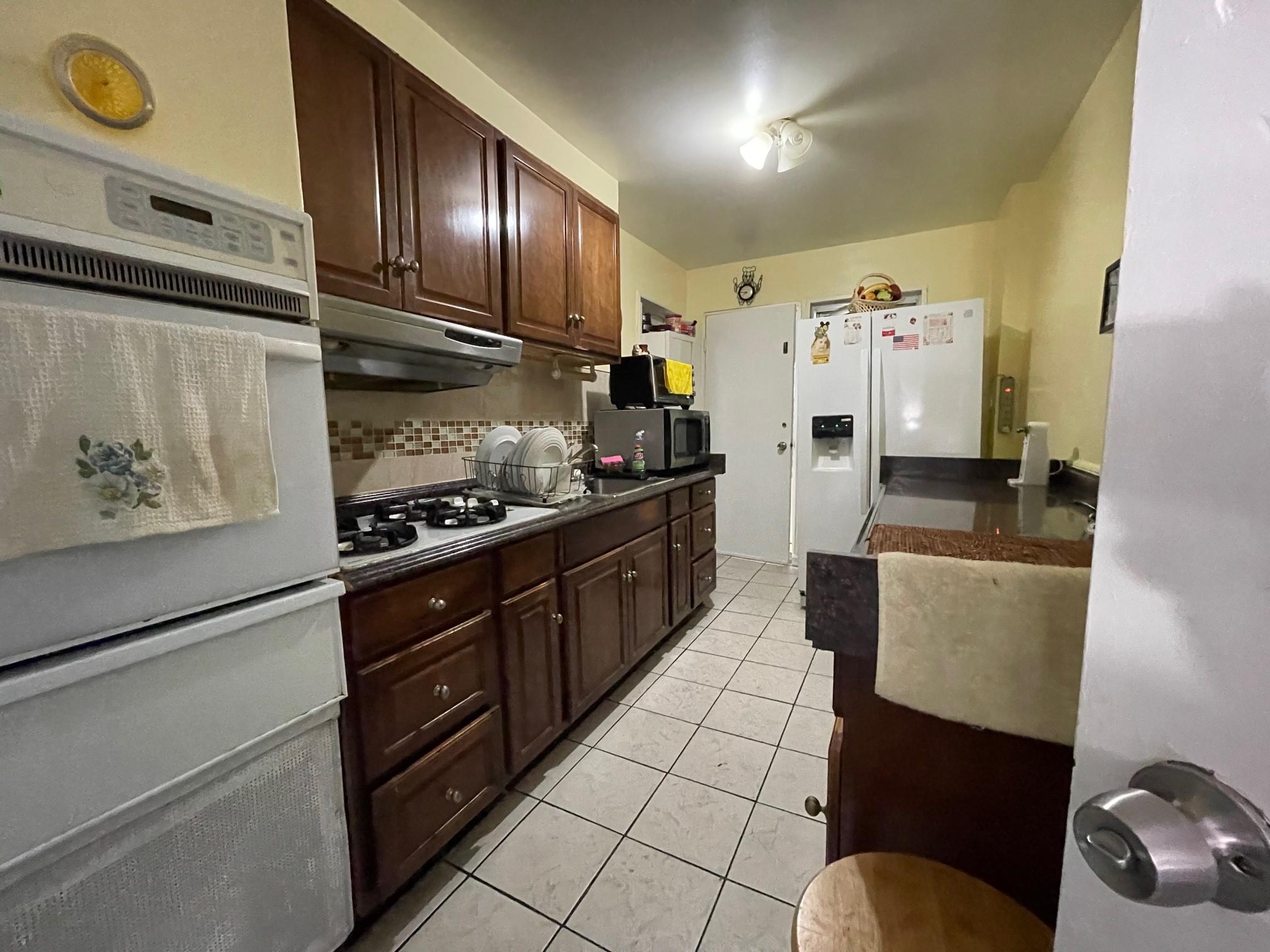 Brooklyn, New York, 11208, United States, 3 Bedrooms Bedrooms, ,3 BathroomsBathrooms,Residential,For Sale,1920329