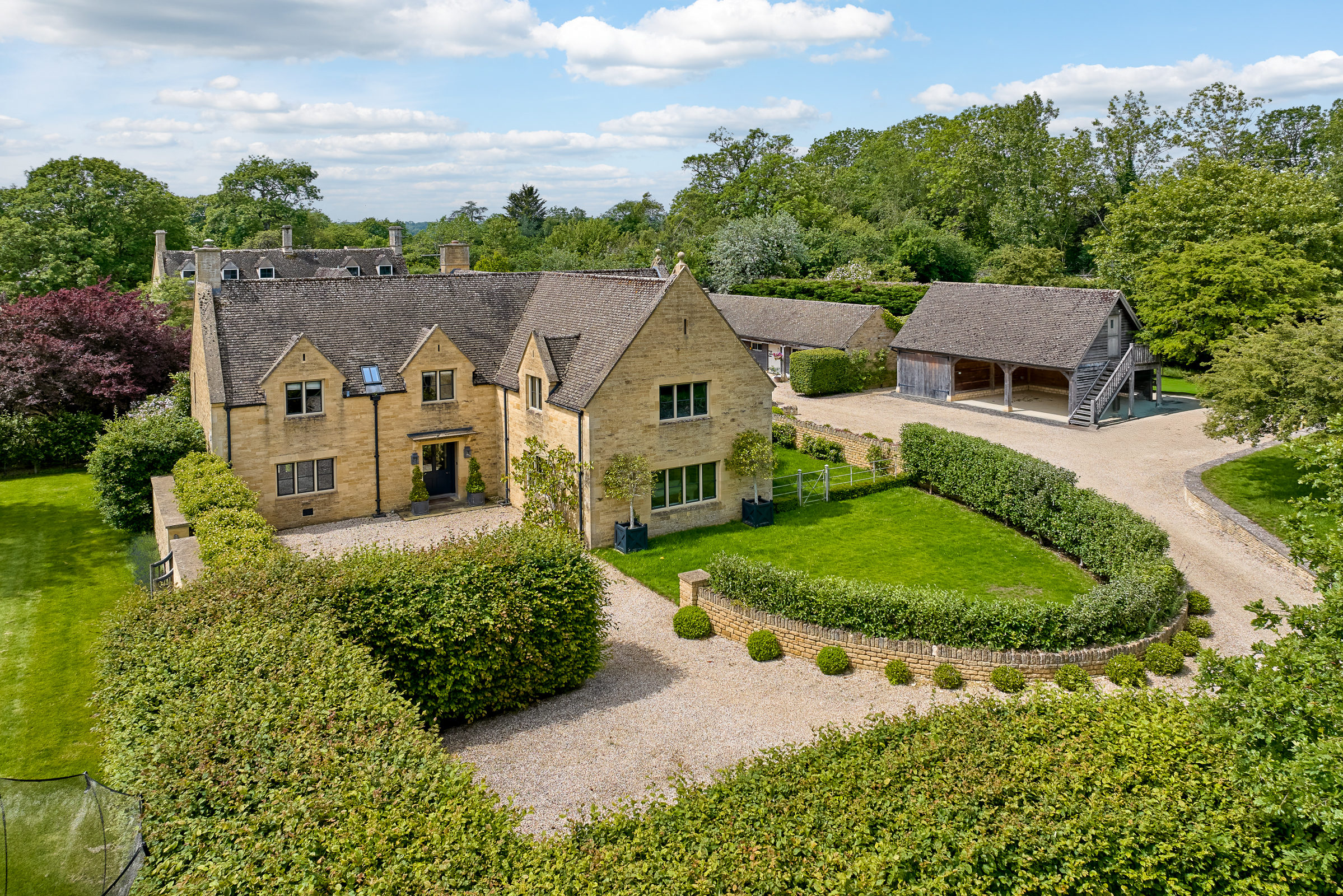  A Complete Cotswold Estate in One of Gloucestershire