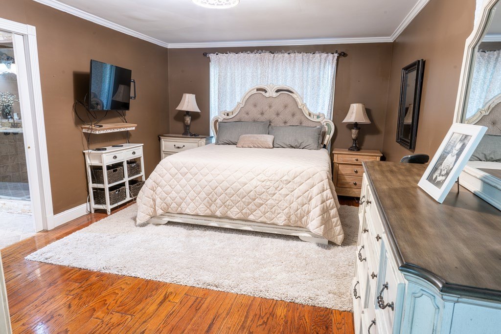 Prestonsburg, Kentucky, 41653, United States, 4 Bedrooms Bedrooms, ,5 BathroomsBathrooms,Residential,For Sale,2048061