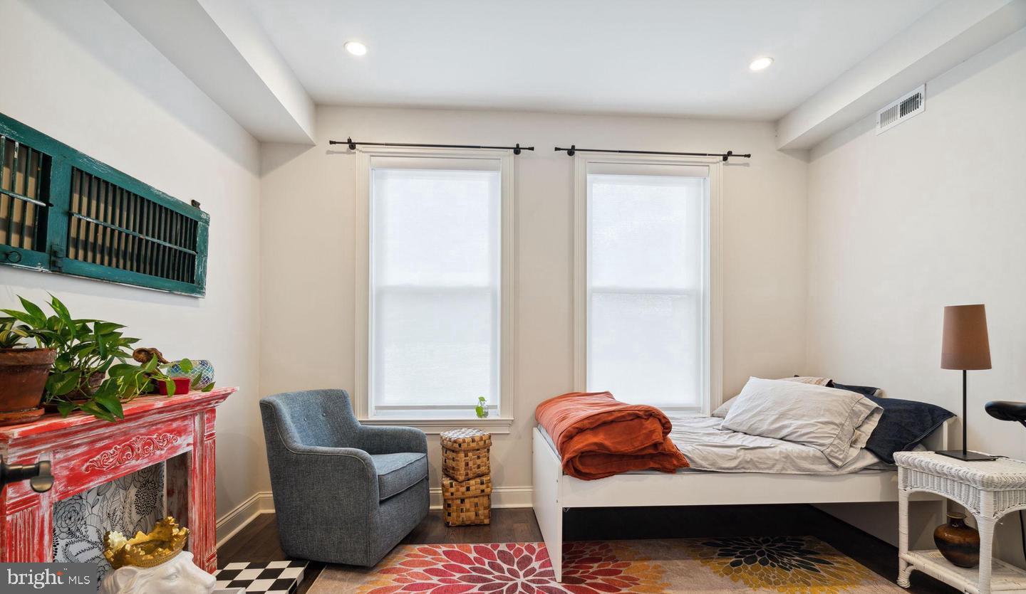 Philadelphia, Pennsylvania, 19130, United States, 3 Bedrooms Bedrooms, ,3 BathroomsBathrooms,Residential,For Sale,1959206