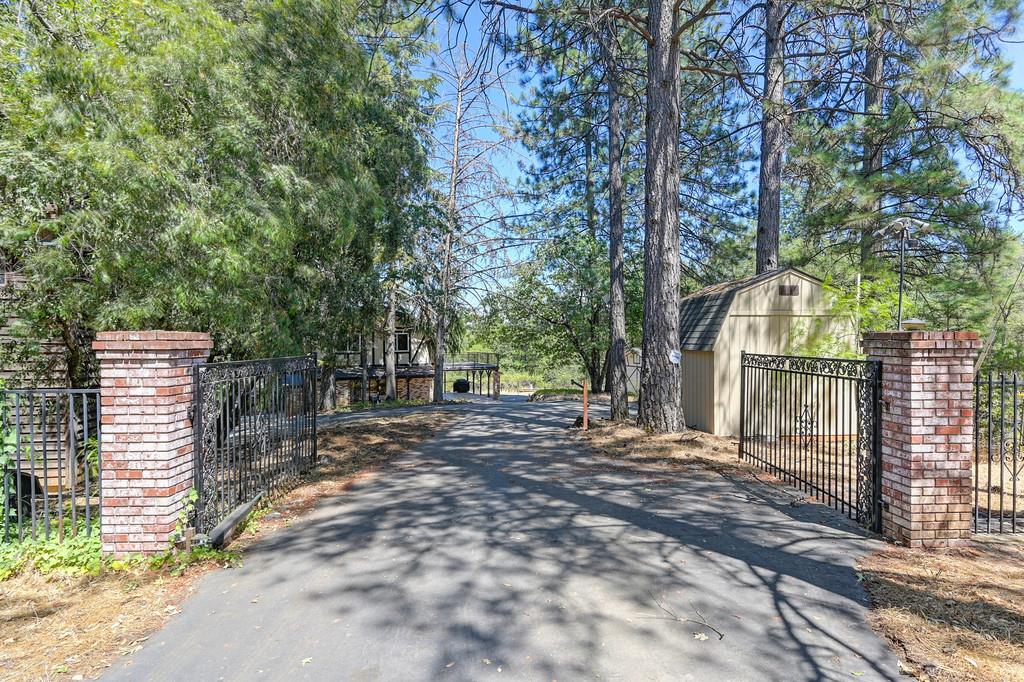 Applegate, California, 95703, United States, 3 Bedrooms Bedrooms, ,3 BathroomsBathrooms,Residential,For Sale,1912050