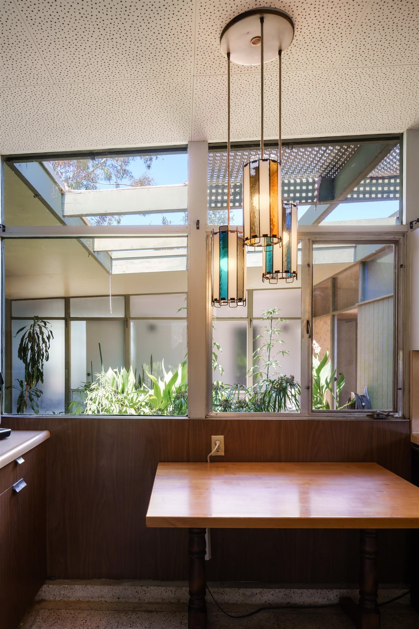  2885 Edgewick Road - 物件實景