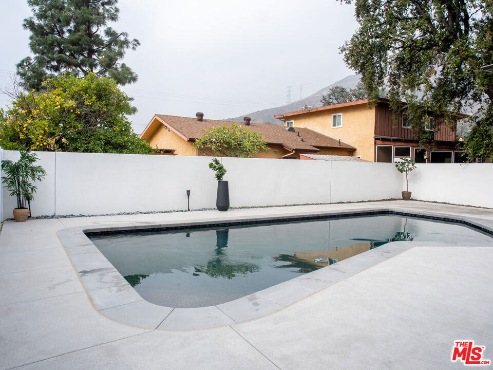 Duarte, California, 91010, United States, 6 Bedrooms Bedrooms, ,3 BathroomsBathrooms,Residential,For Sale,1836068