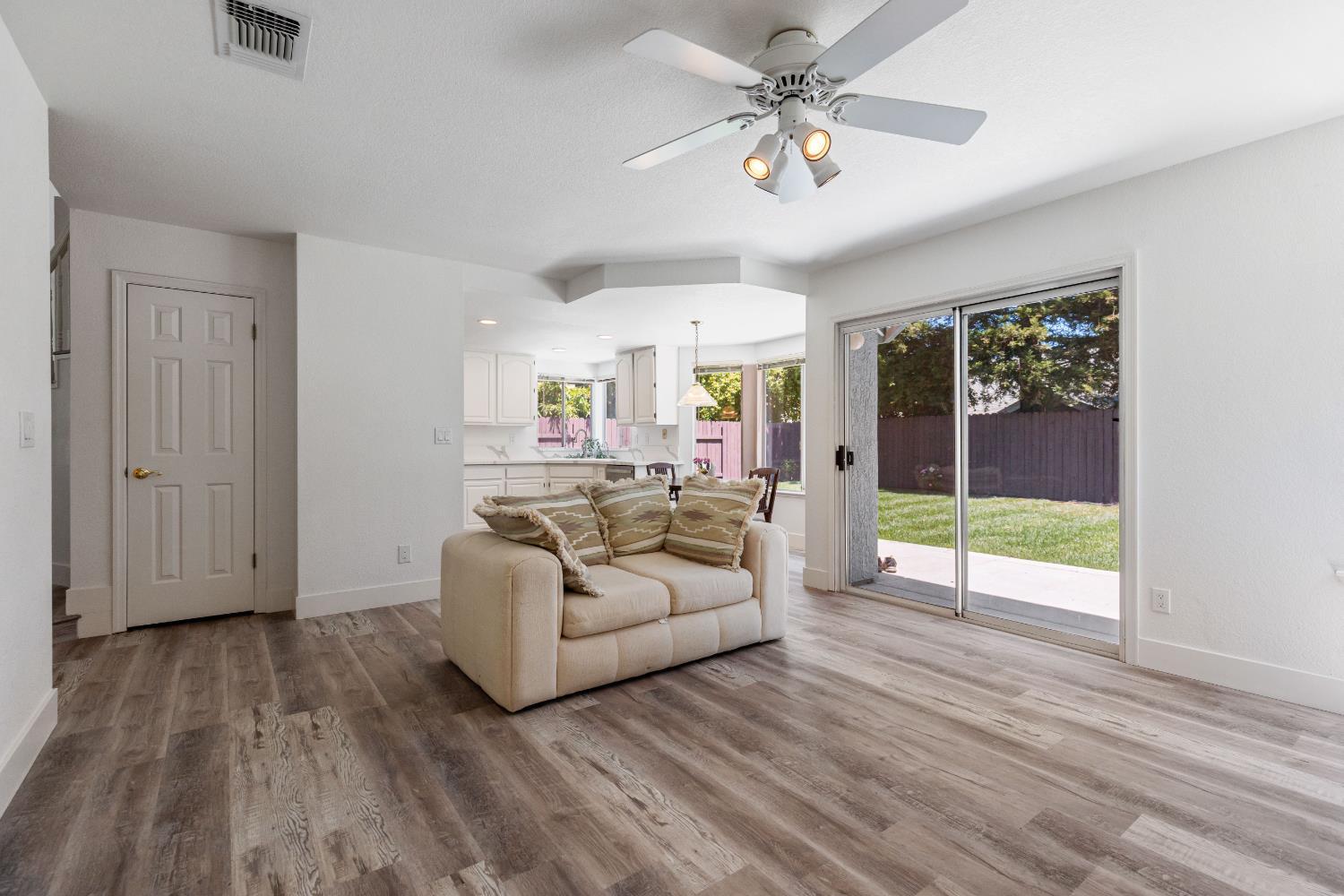 Roseville, California, 95747, United States, 3 Bedrooms Bedrooms, ,3 BathroomsBathrooms,Residential,For Sale,1976099