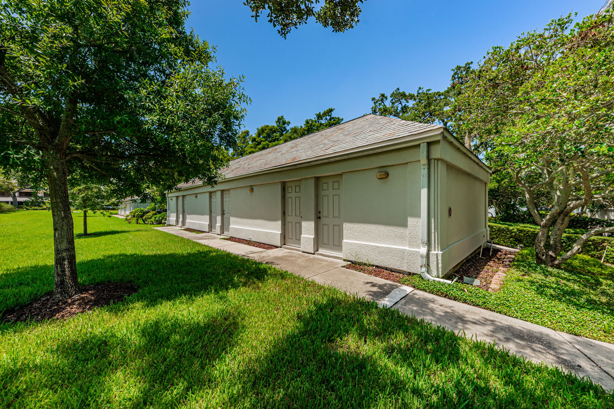 Belleair, Florida, 33756, United States, 2 Bedrooms Bedrooms, ,3 BathroomsBathrooms,Residential,For Sale,1979056