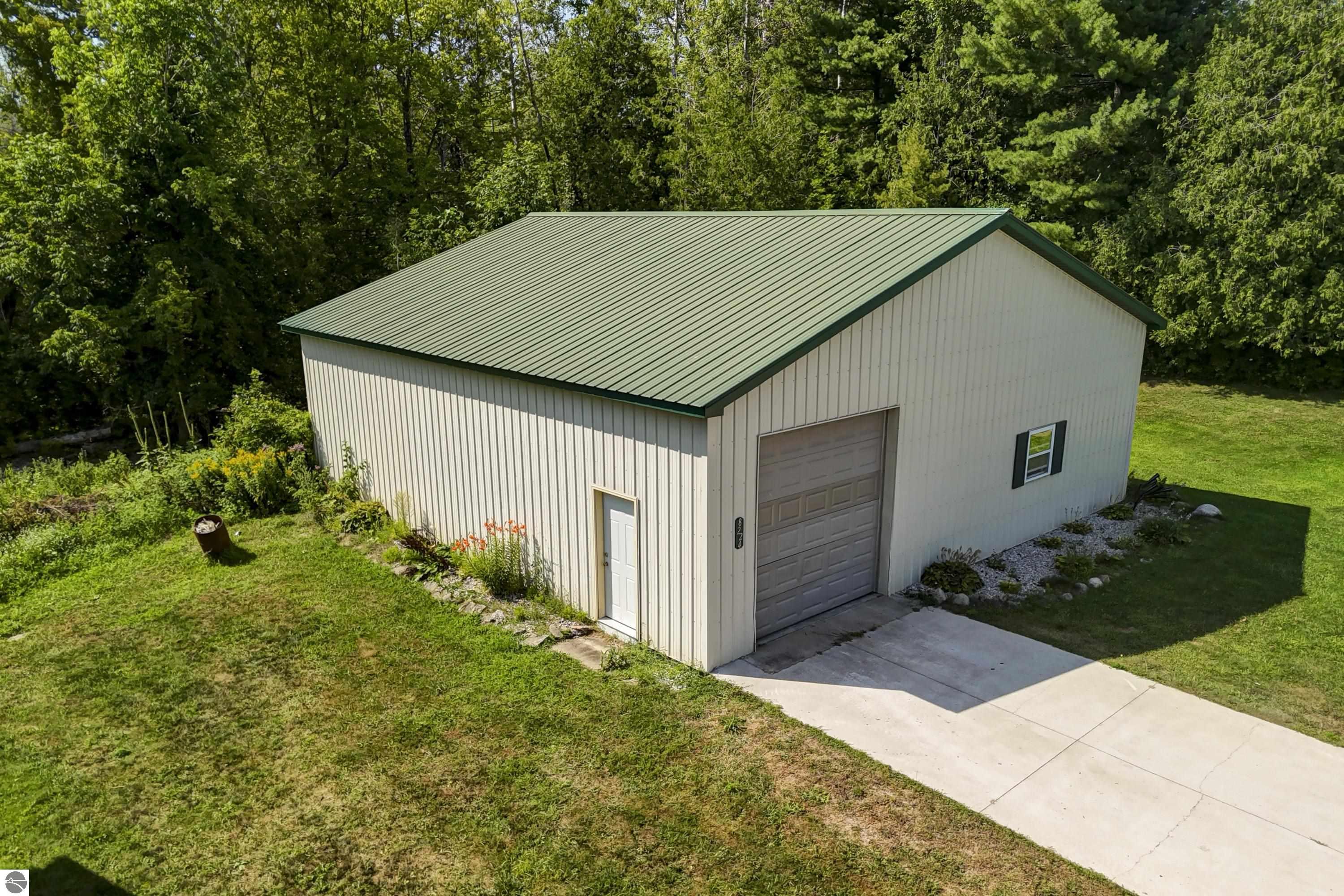 Cedar, Michigan, 49621, United States, 4 Bedrooms Bedrooms, ,2 BathroomsBathrooms,Residential,For Sale,1917119