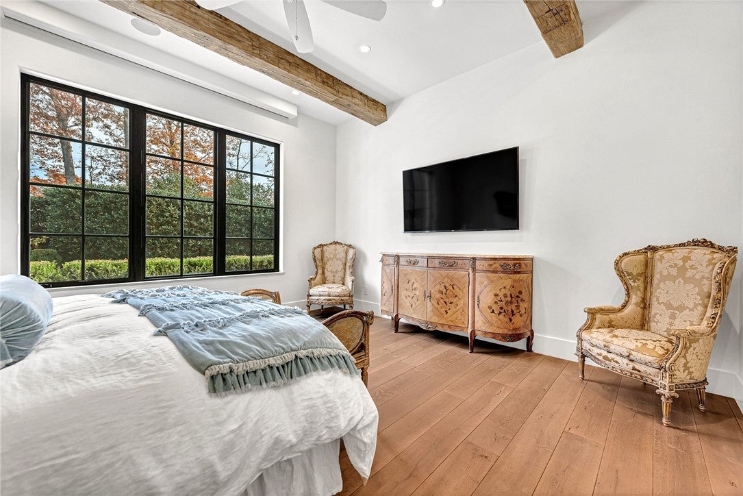 Fayetteville, Arkansas, 72704, United States, 4 Bedrooms Bedrooms, ,5 BathroomsBathrooms,Residential,For Sale,1993299