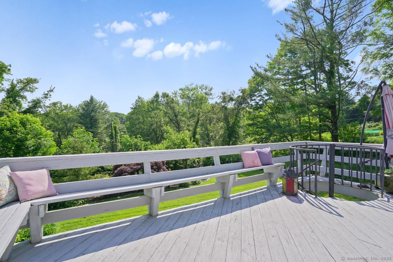 Redding, Connecticut, 06896, United States, 2 Bedrooms Bedrooms, ,1 BathroomBathrooms,Residential,For Sale,1920127