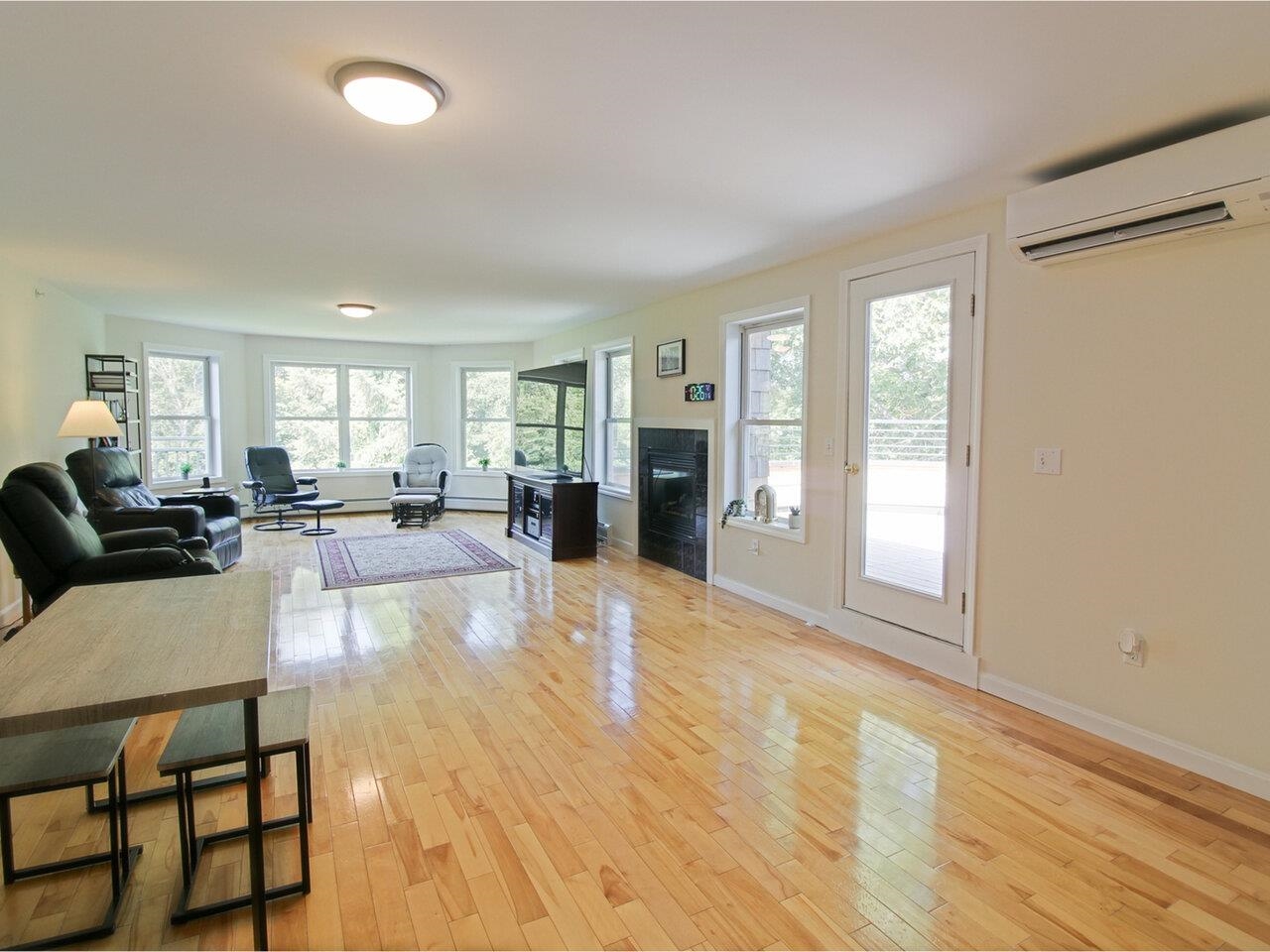 Burlington, Vermont, 05408, United States, 2 Bedrooms Bedrooms, ,2 BathroomsBathrooms,Residential,For Sale,1902204