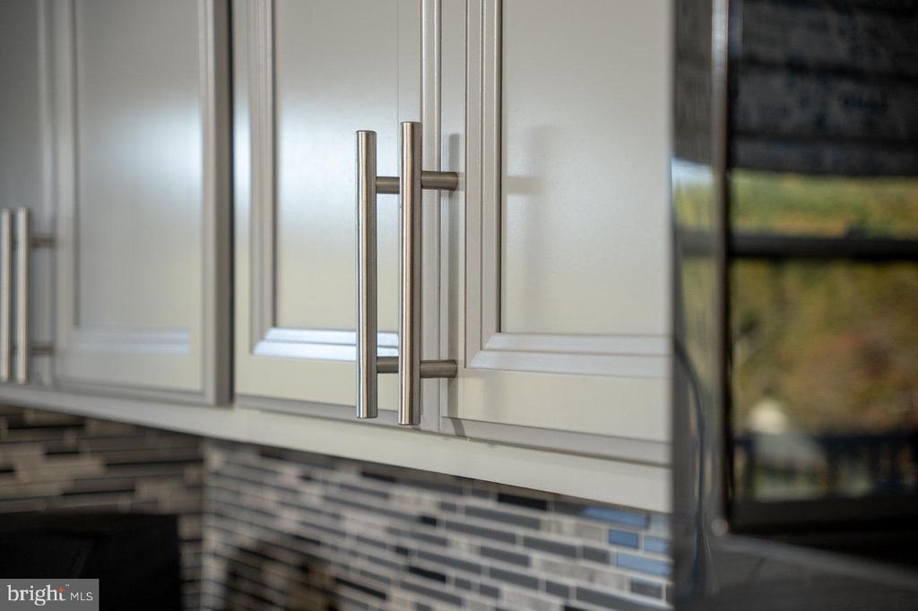 Gore, Virginia, 22637, United States, 4 Bedrooms Bedrooms, ,3 BathroomsBathrooms,Residential,For Sale,1949444