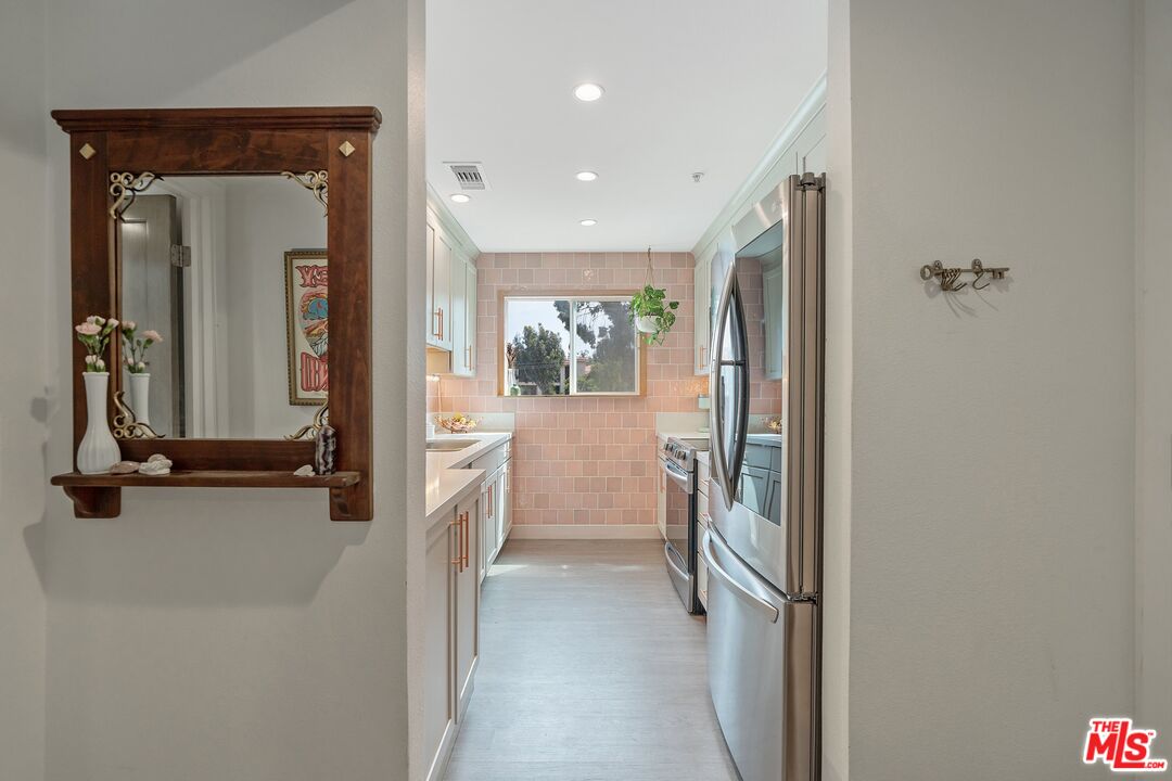 Malibu, California, 90265, United States, 3 Bedrooms Bedrooms, ,2 BathroomsBathrooms,Residential,For Sale,1991505