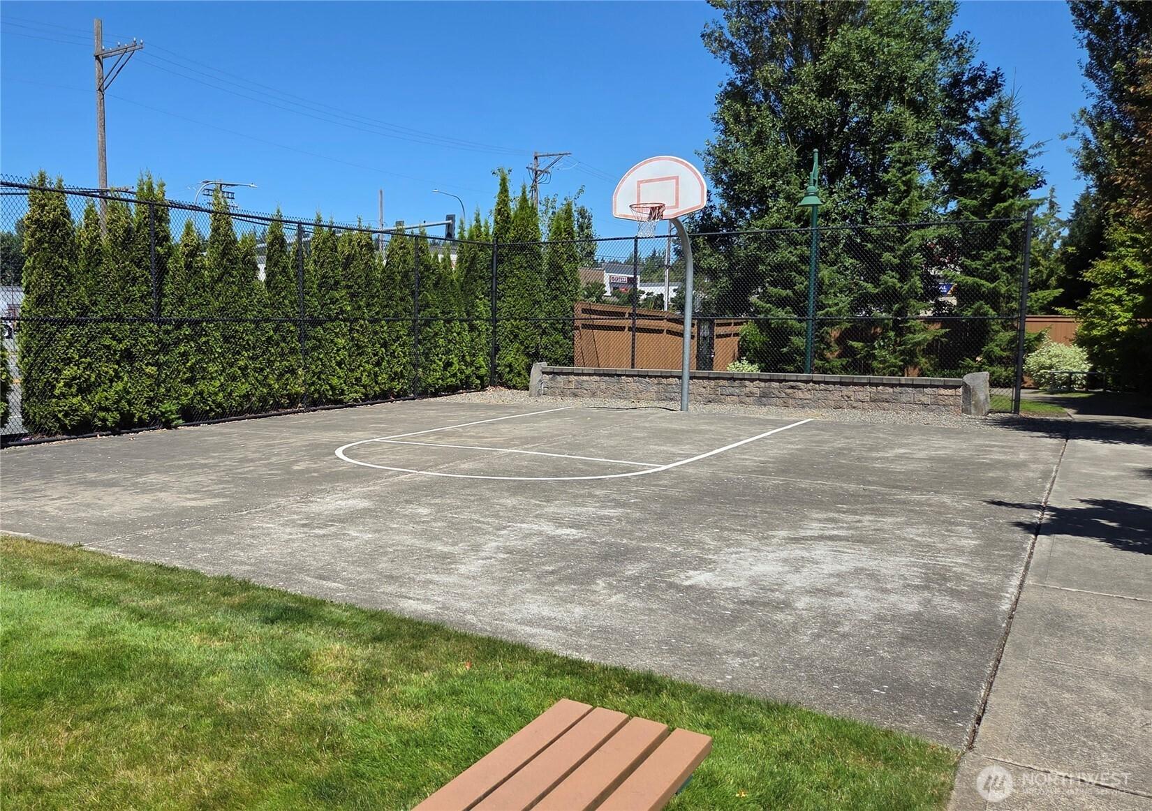 EVERETT, Washington, 98208, United States, 2 Bedrooms Bedrooms, ,3 BathroomsBathrooms,Residential,For Sale,1896693