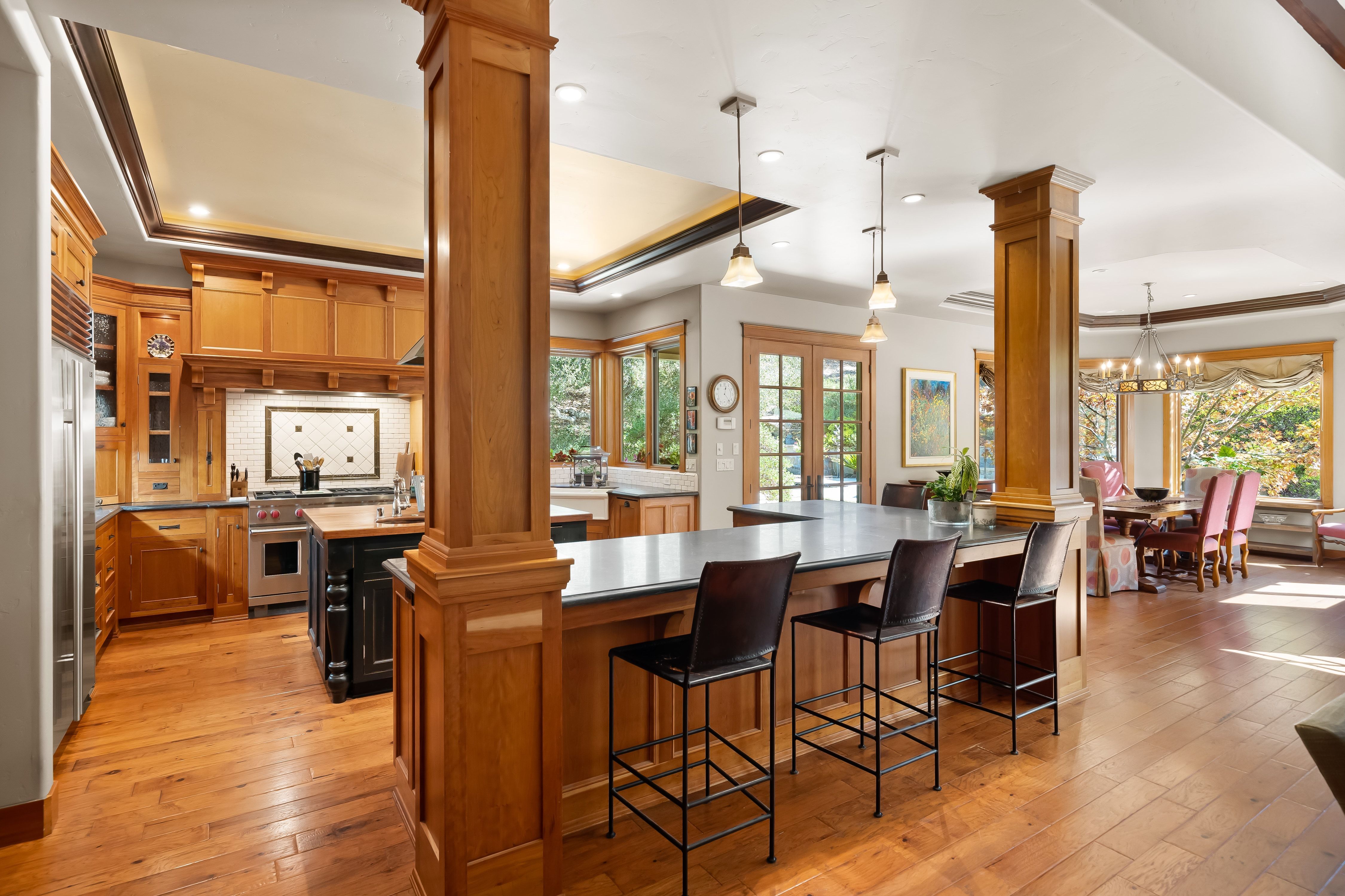  Timeless Craftsman Estate with Resort-Style Outdoor Living - 物件實景