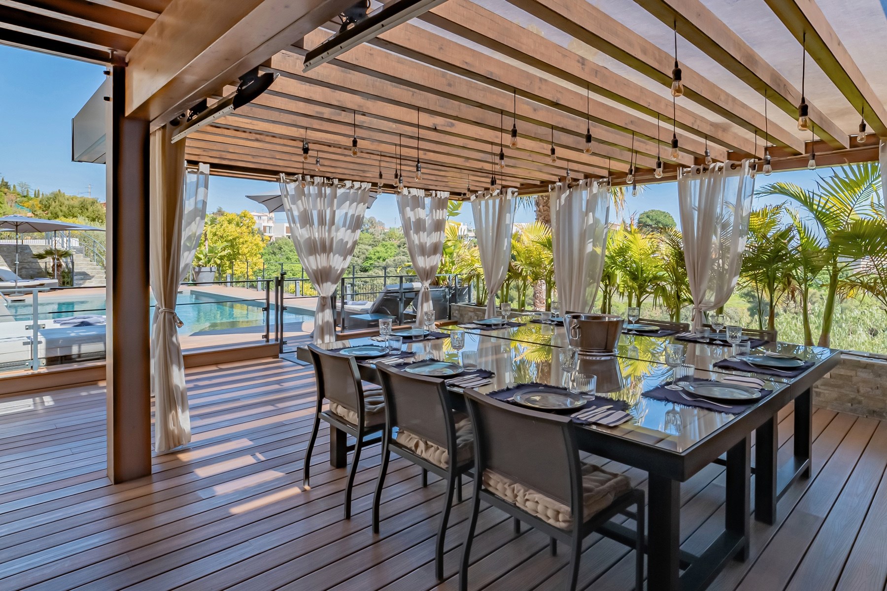  Hills of Cagnes-sur-Mer, luxury renovated sea view villa in a private estate ne… - 物件實景