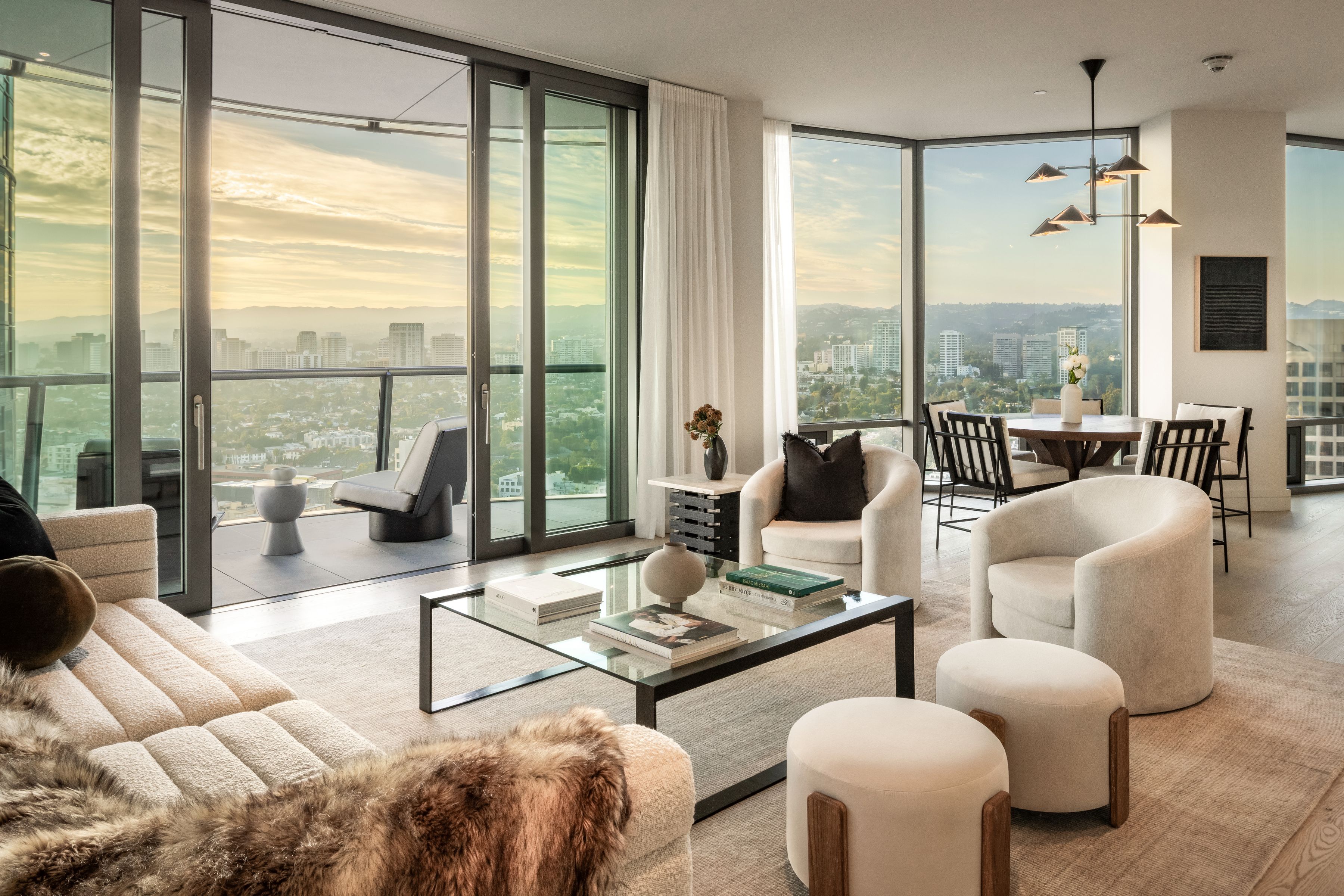  211 W Elm Ct - 物件實景