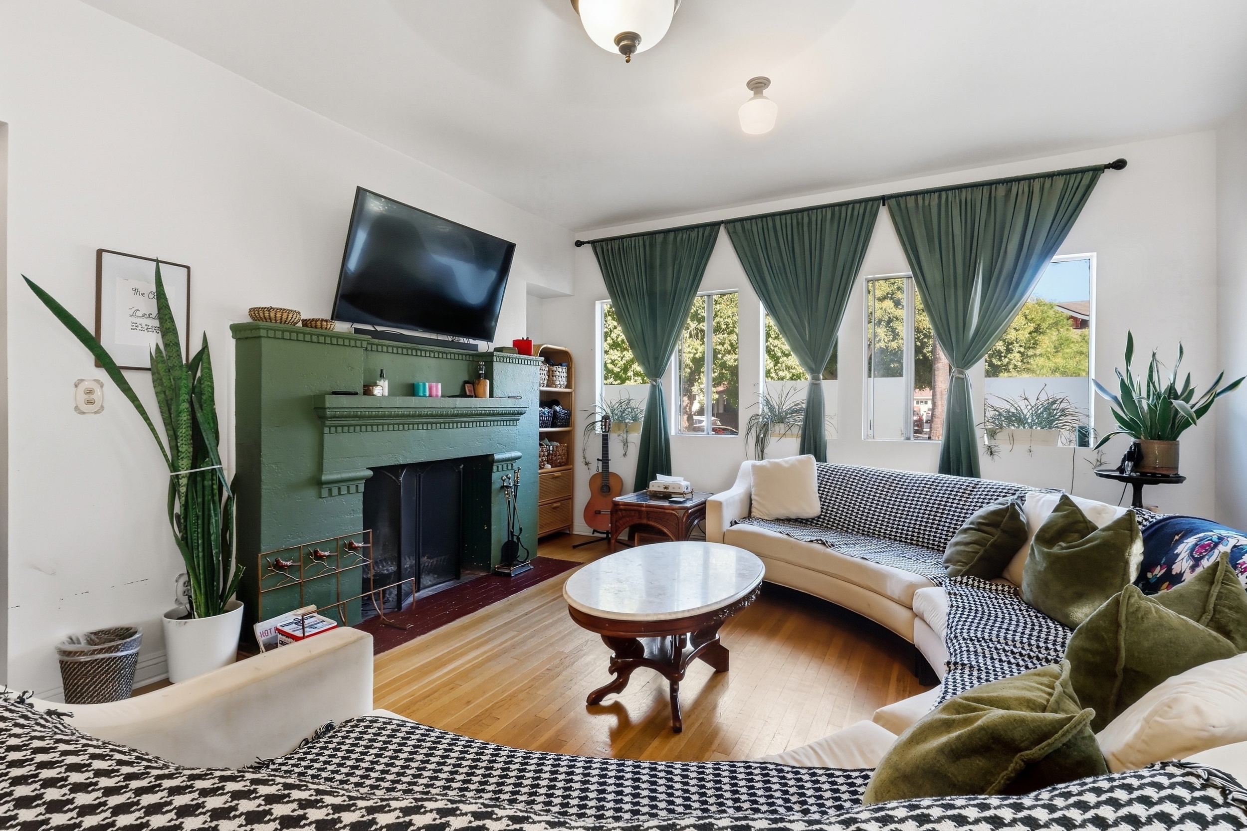  2651 Van Buren Place, Los Angeles, CA 90007 - 物件實景