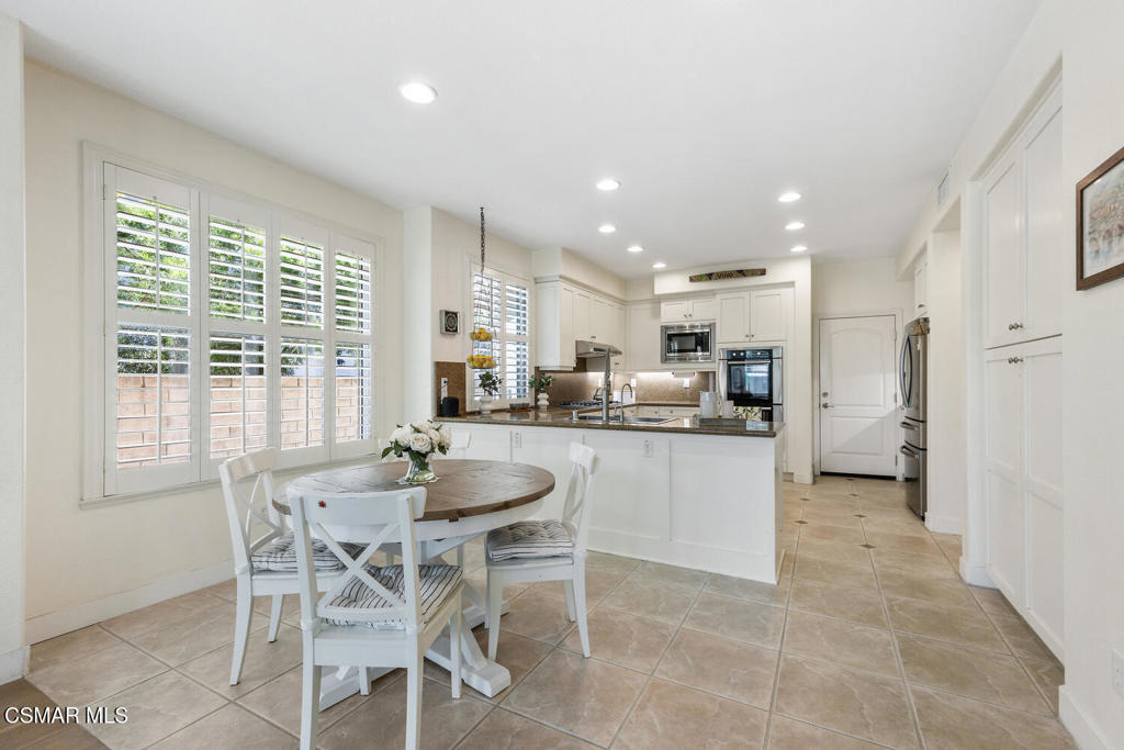 Newbury Park, California, 91320, United States, 4 Bedrooms Bedrooms, ,4 BathroomsBathrooms,Residential,For Sale,1941657