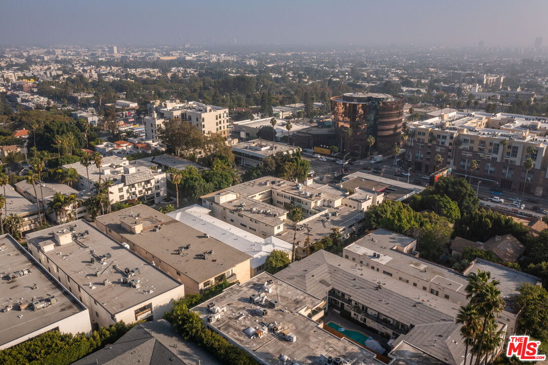 Los Angeles, California, 90046, United States, 3 Bedrooms Bedrooms, ,3 BathroomsBathrooms,Residential,For Sale,1989732