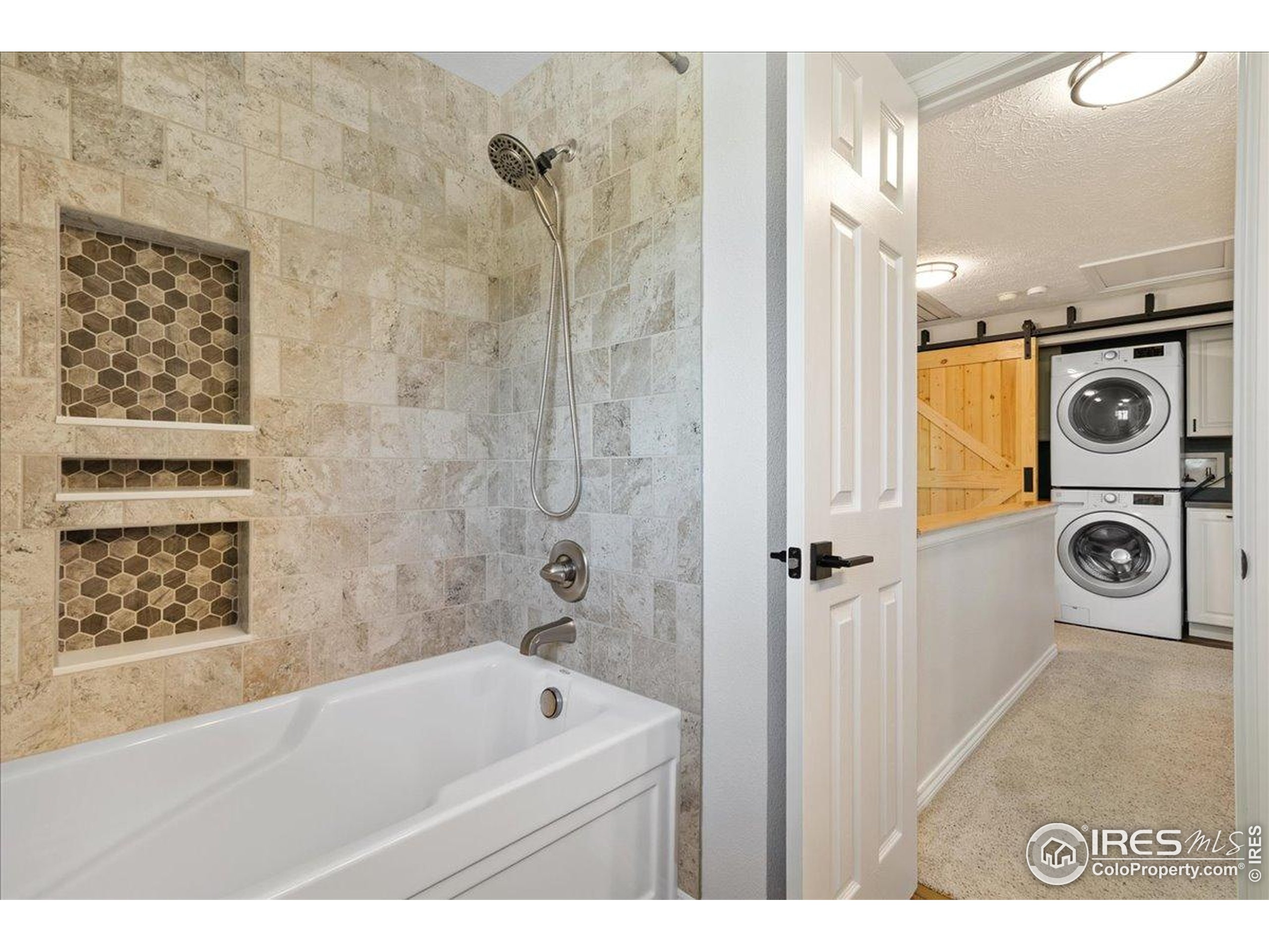 Longmont, Colorado, 80504, United States, 5 Bedrooms Bedrooms, ,1 BathroomBathrooms,Residential,For Sale,1933238