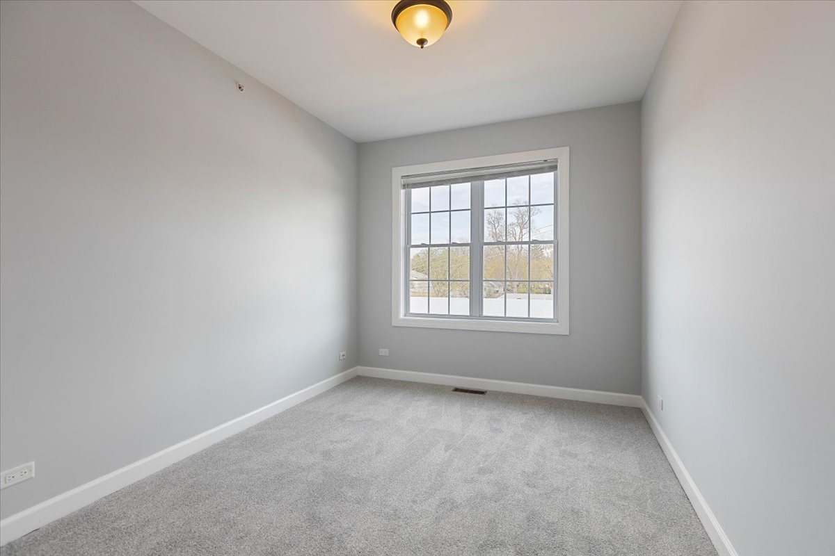 Evanston, Illinois, 60201, United States, 4 Bedrooms Bedrooms, ,3 BathroomsBathrooms,Residential,For Sale,1981115