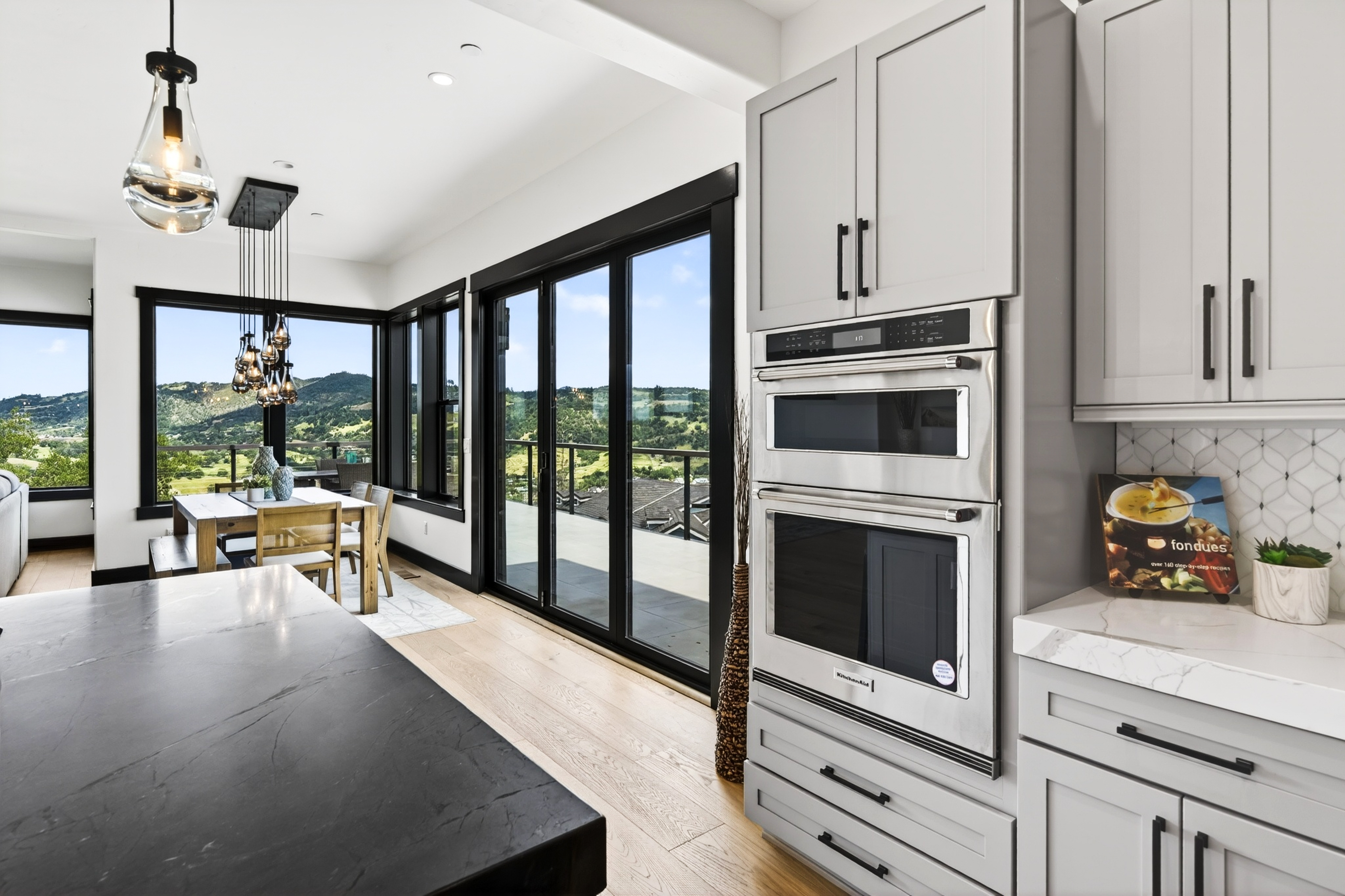  Stunning New Build - 物件實景