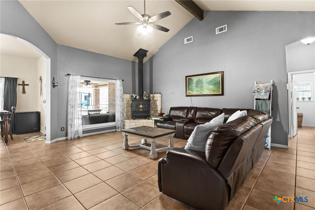 Gatesville, Texas, 76528, United States, 4 Bedrooms Bedrooms, ,2 BathroomsBathrooms,Residential,For Sale,1889930