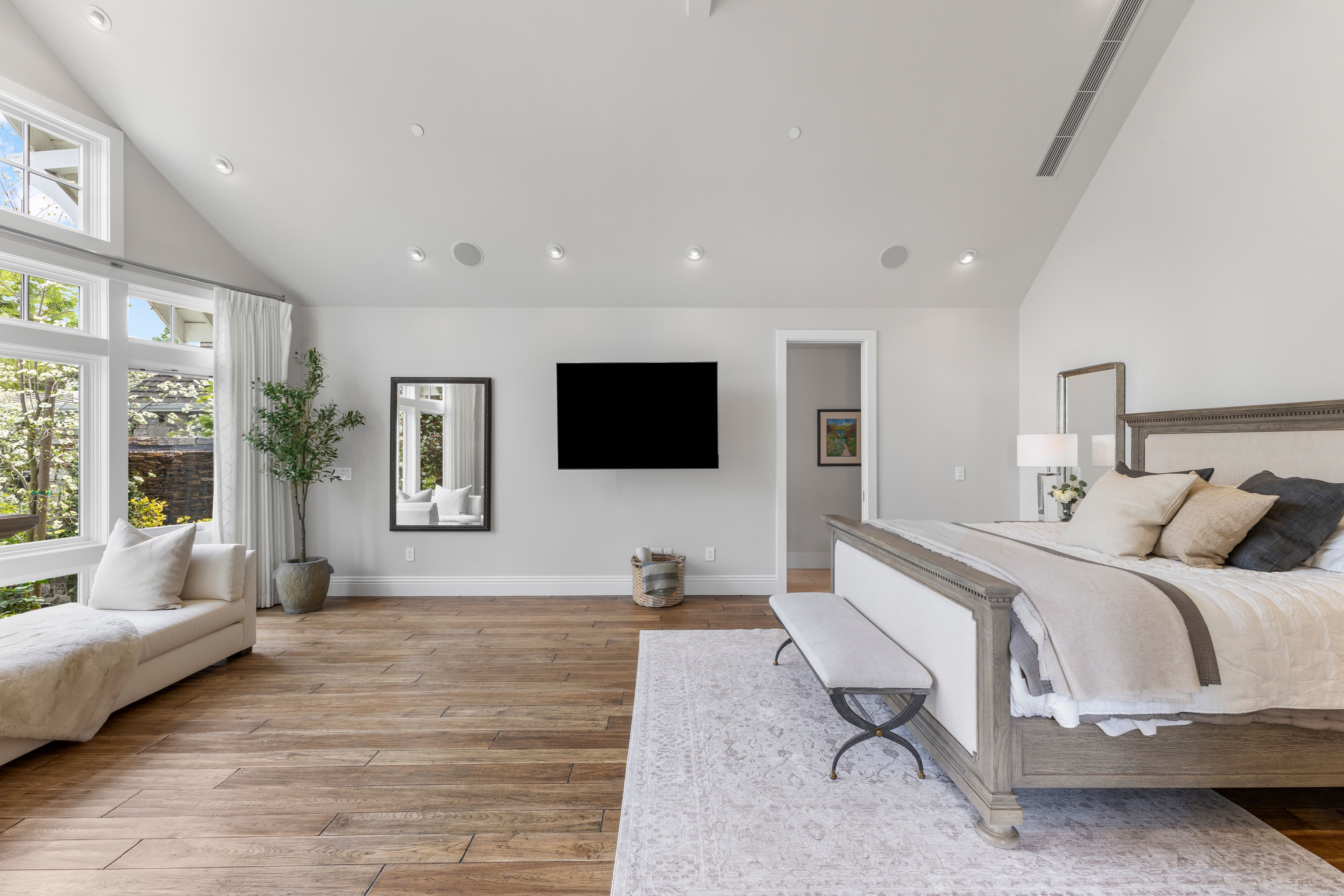  A Private One-Acre Compound Defined by Craftsmanship, Scale and Resort Living - 物件實景