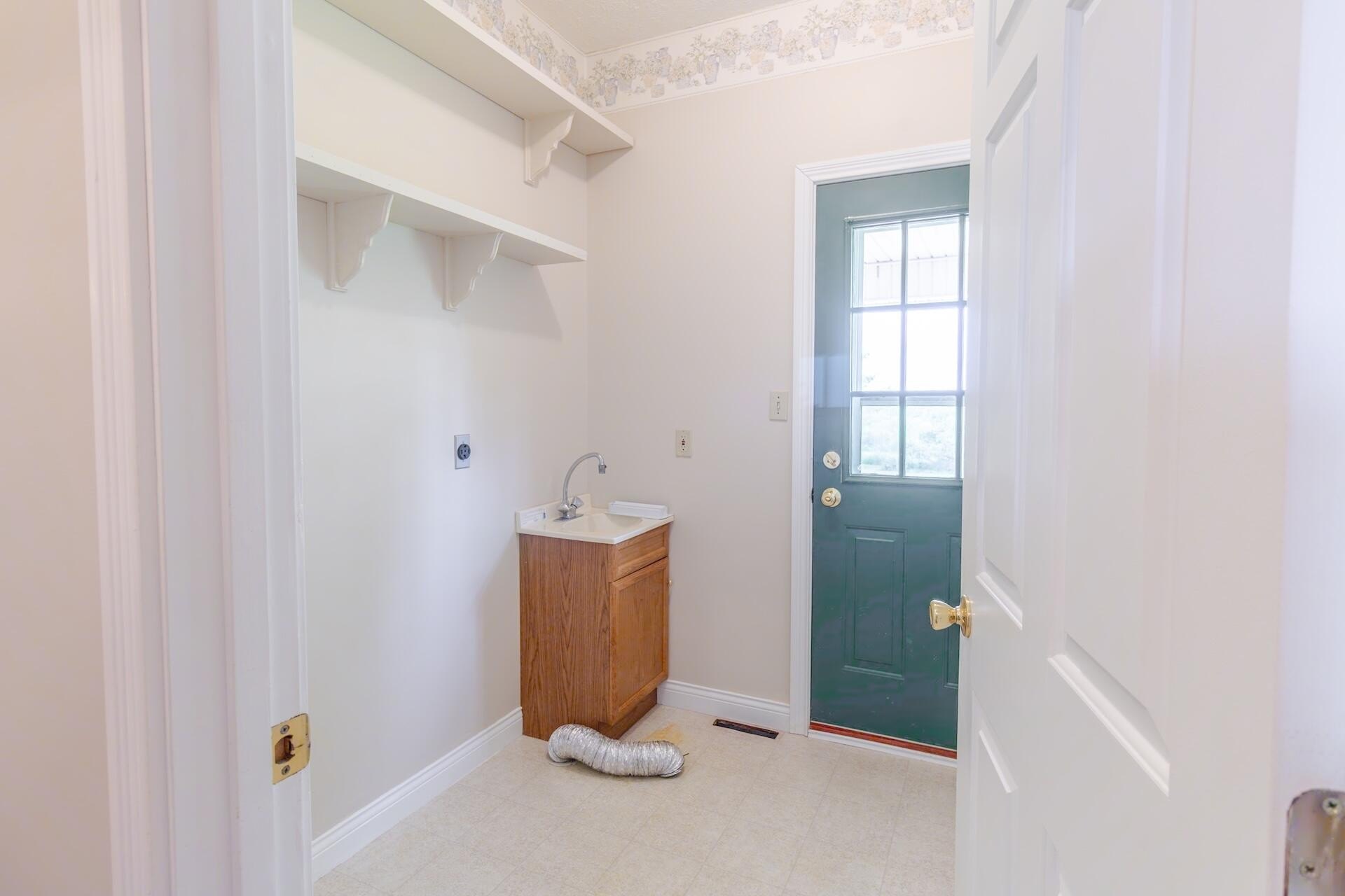 Glencoe, Kentucky, 41046, United States, 5 Bedrooms Bedrooms, ,4 BathroomsBathrooms,Residential,For Sale,1921882