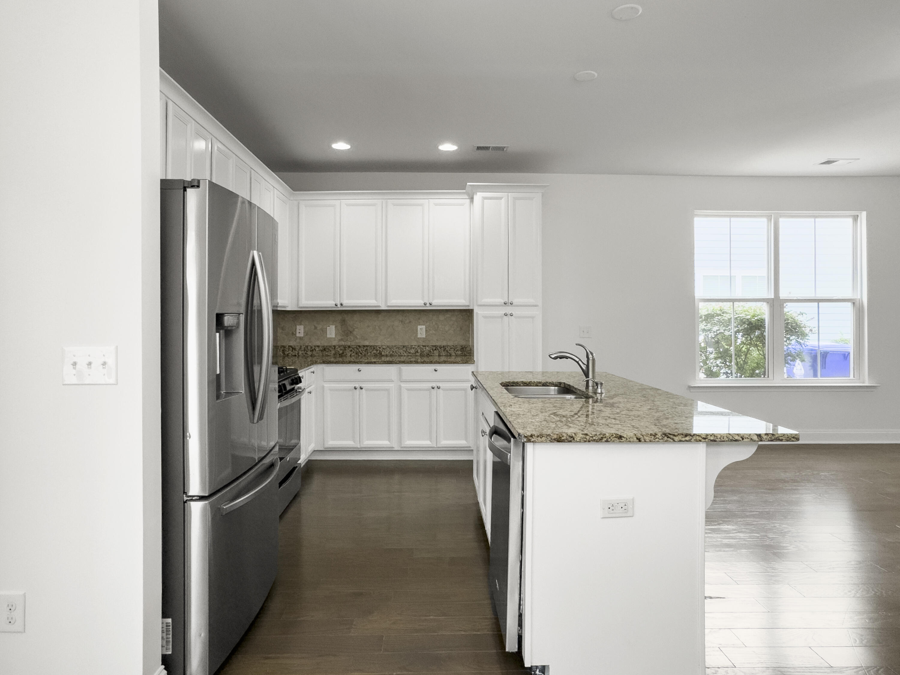 Charleston, South Carolina, 29414, United States, 3 Bedrooms Bedrooms, ,3 BathroomsBathrooms,Residential,For Sale,1913391