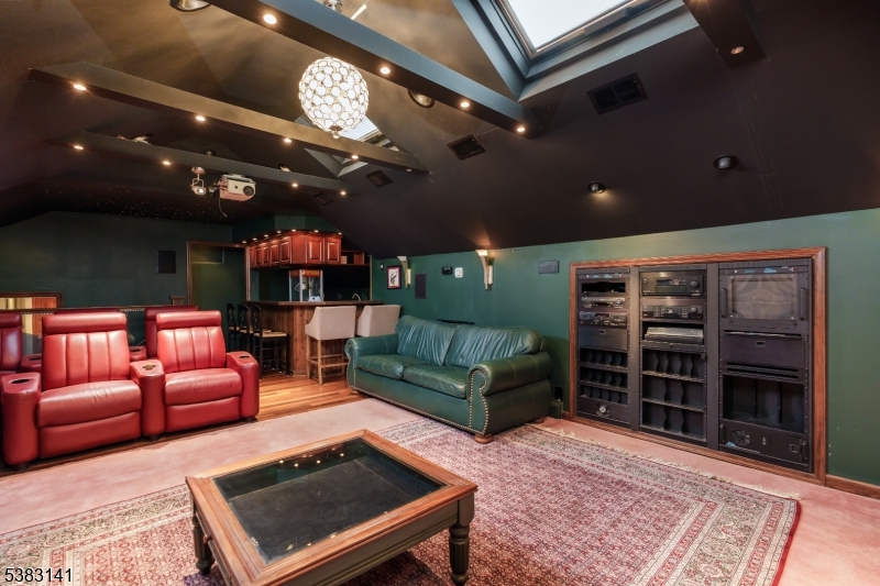 Kinnelon Boro, New Jersey, 07405, United States, 4 Bedrooms Bedrooms, ,4 BathroomsBathrooms,Residential,For Sale,1941980