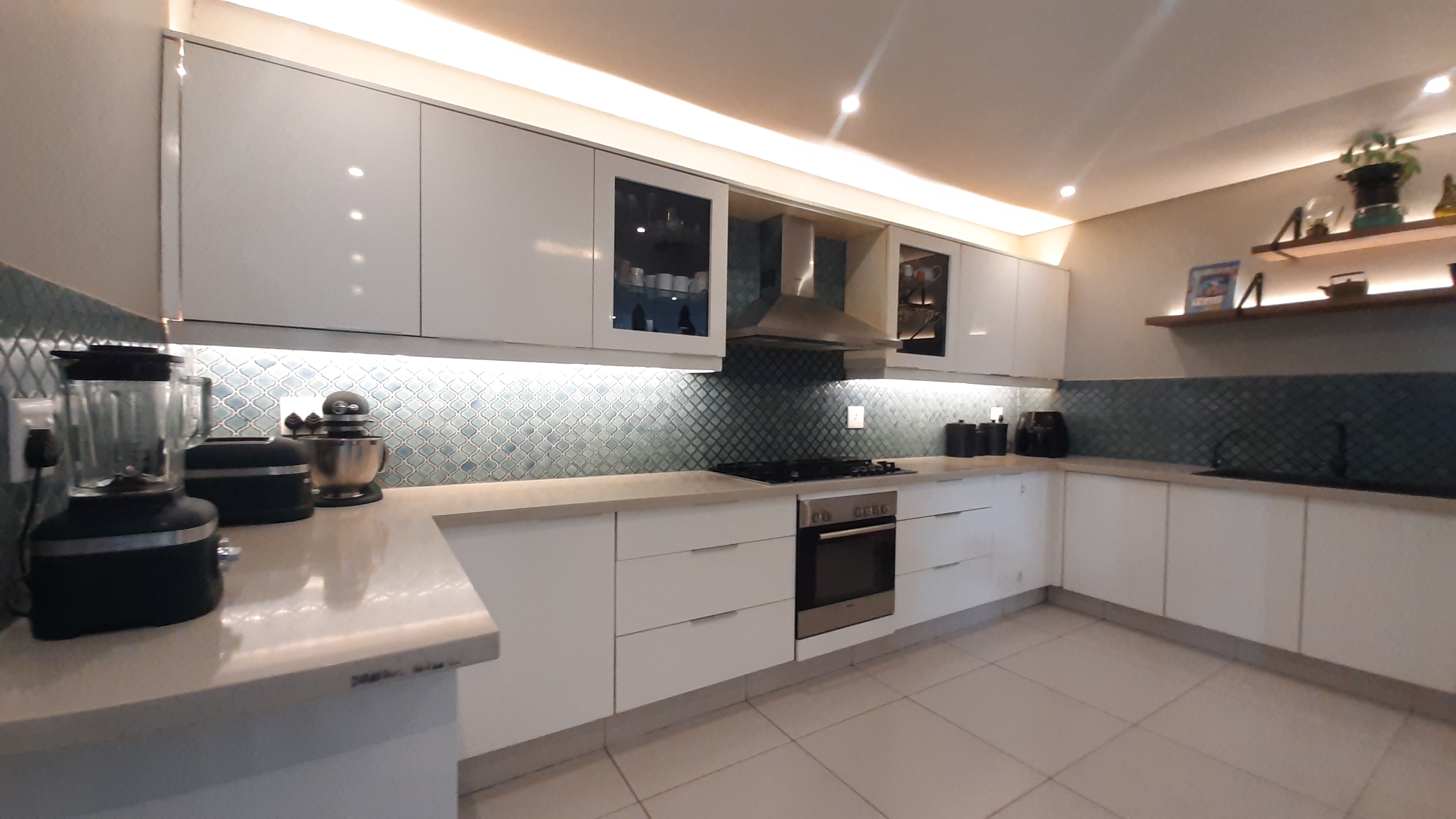  Contemporary Coastal Apartment with Private Pool and Panoramic Sea Views in Simb - 物件實景