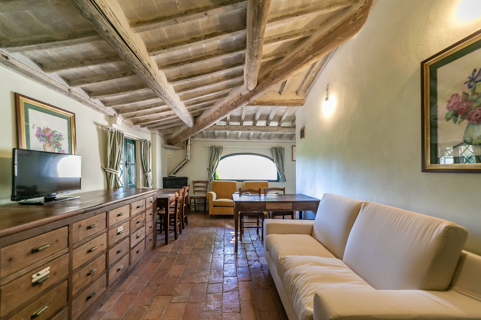 Via di Villa Bianca, Montepulciano, Siena, 53045, IT, 10 Bedrooms Bedrooms, ,10 BathroomsBathrooms,Residential,For Sale,Via di Villa Bianca,1311375
