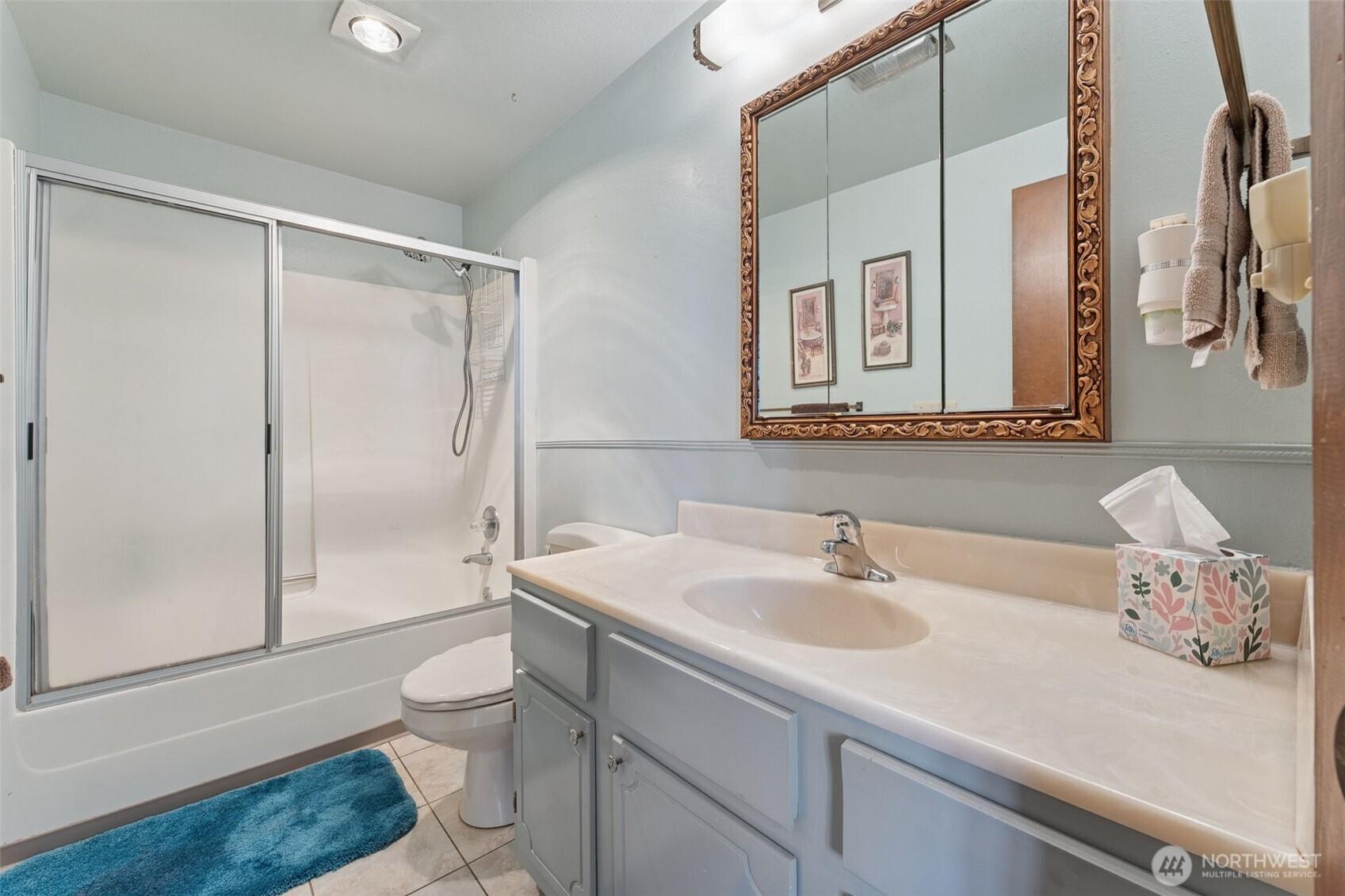 KENT, Washington, 98032, United States, 4 Bedrooms Bedrooms, ,3 BathroomsBathrooms,Residential,For Sale,1927250