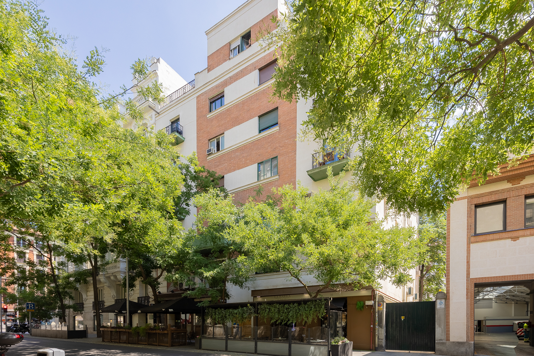  Modern 4-Bedroom Flat in Vibrant Madrid Neighborhood - 物件實景
